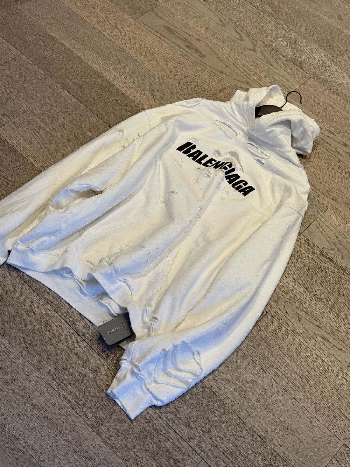 Balenciaga Balenciaga Caps Destroyed Hoodie Size US M / EU 48-50 / 2 - 1 Thumbnail