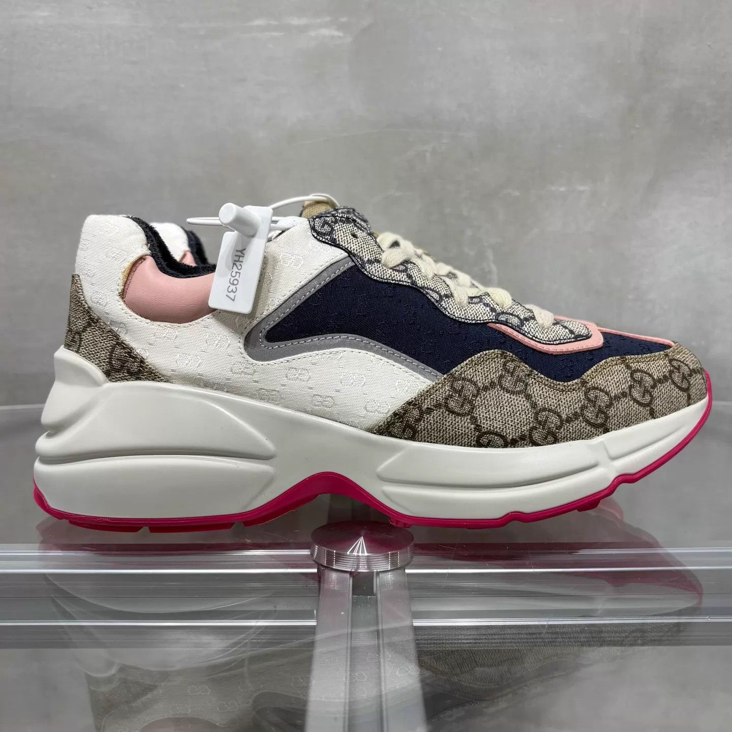 Gucci Gucci Pink GG Supreme Dad Shoe 38 YH25937 Size US 7.5 / IT 37.5 - 4 Thumbnail