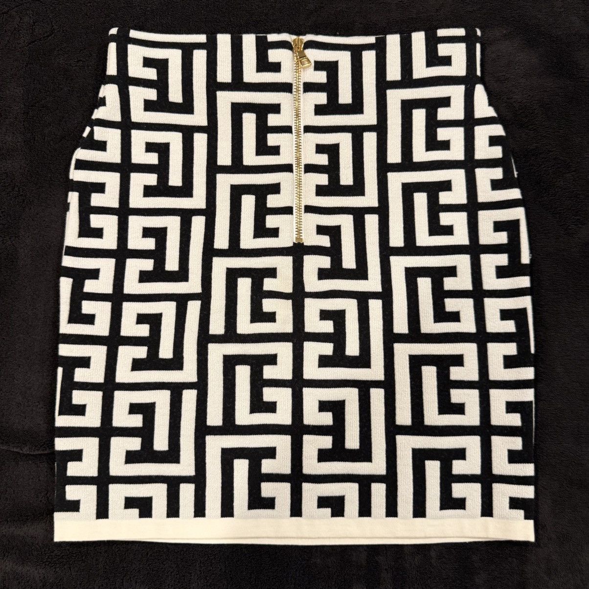 Balmain Balmain 2-piece Monogram Knitted Crop Top & High Waist Skirt Size XS / US 0-2 / IT 36-38 - 11 Thumbnail