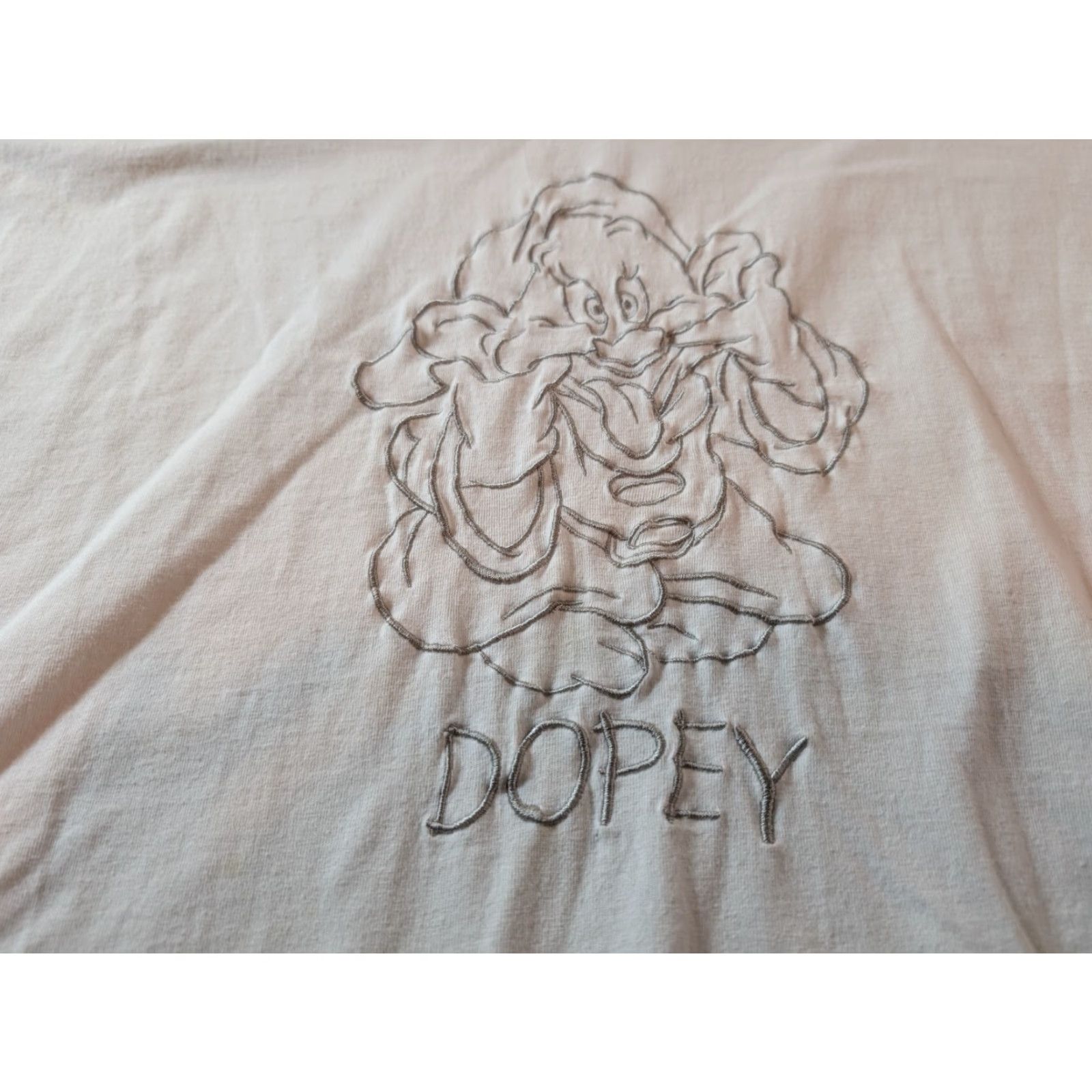 Vintage Disney Parks Authentic Dopey Loungewear Shirt Women L/XL White Grey Jersey 100% Cotton Sleepshirt Christmas Snow White Dopey Theme Mens Girls Boys Size L / US 10 / IT 46 - 4 Thumbnail