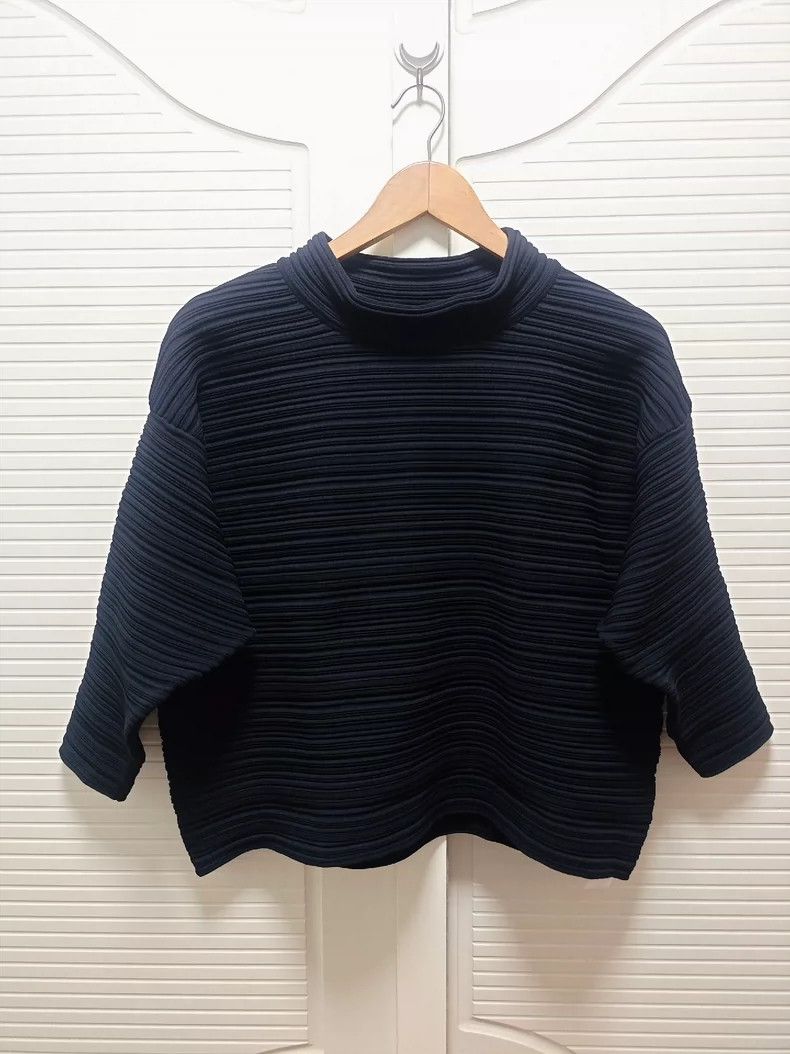 Issey Miyake Issey Miyake Black knitted top Size M / US 6-8 / IT 42-44 - 1 Thumbnail