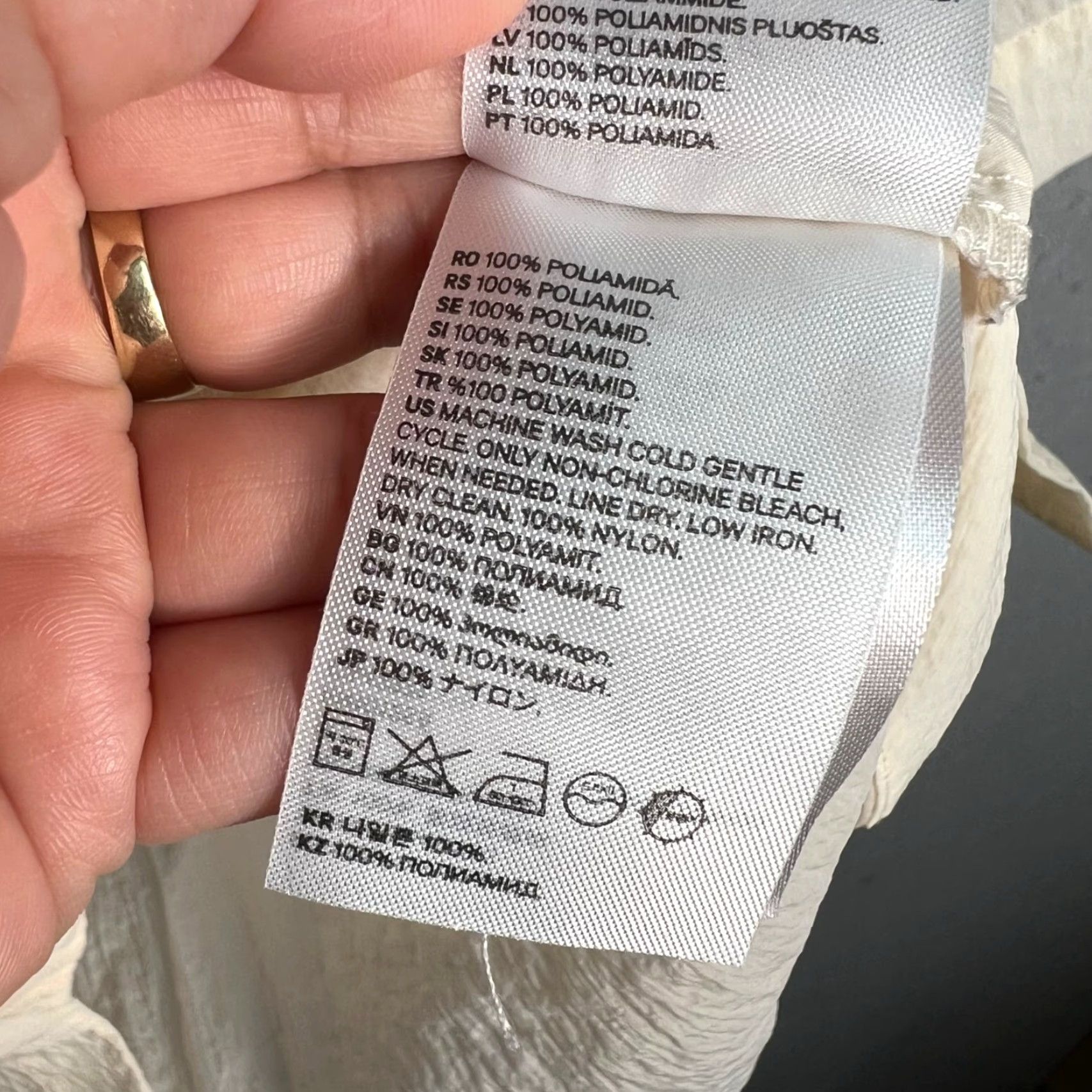 H&M VINTAGE H&M Cream Sheer Utility Short Sleeve Shirt Womens XS Lightweight Textured Womens XS Cream Shirt Button-Up Short Sleeve Casual Size XS / US 0-2 / IT 36-38 - 4 Thumbnail