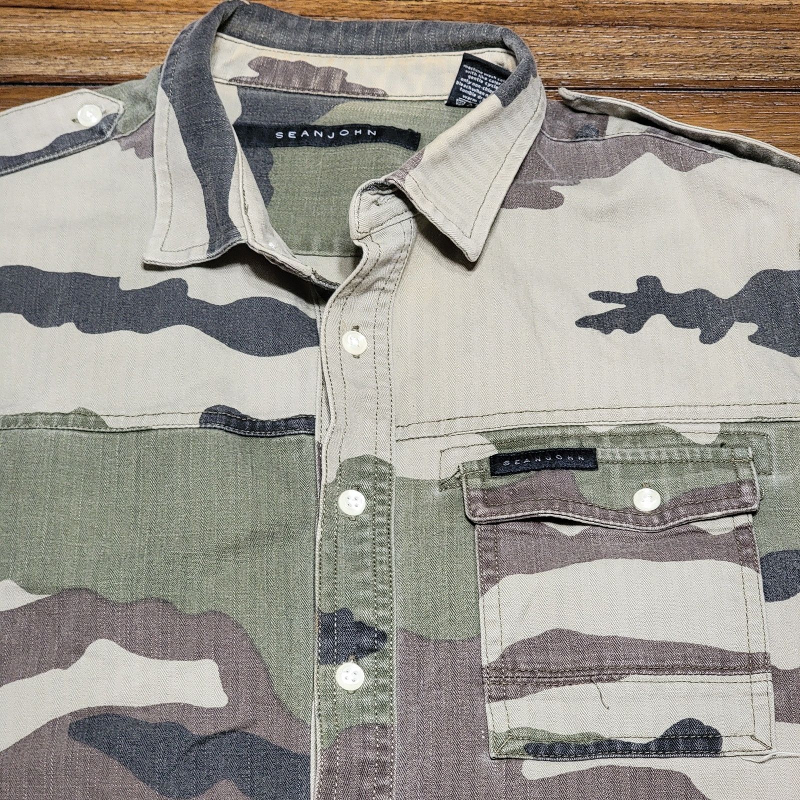 Sean John Sean John Green Camo Full Button Shacket - Size Medium Size US M / EU 48-50 / 2 - 2 Thumbnail