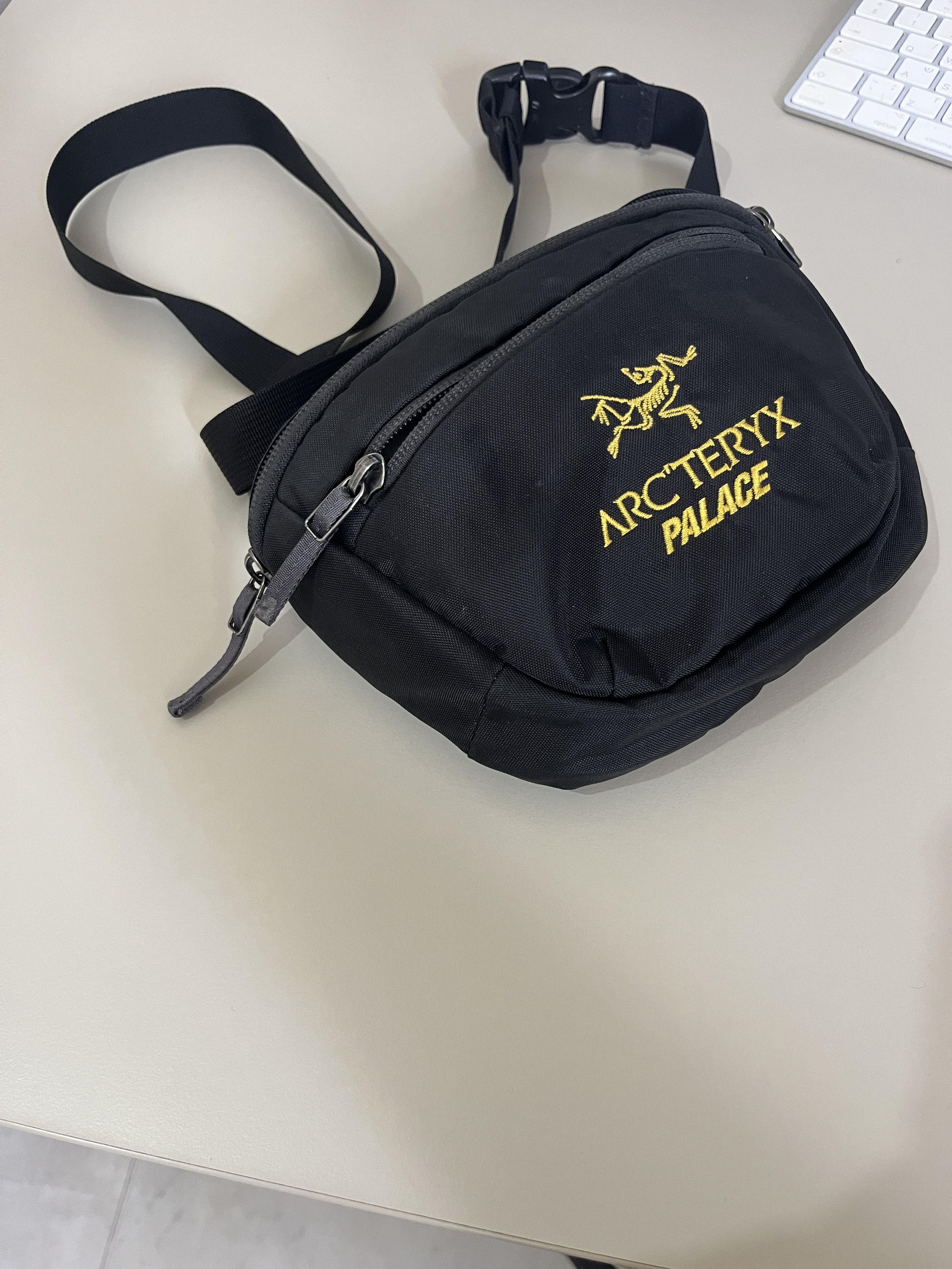 Yahoo!オークション - 【新品 下げ札付き】ARC'TERYX × PALACE