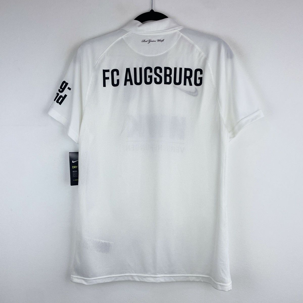 Nike FC Augsburg Home Nike Men’s Jersey Shirt 2020/2021 size M Size US M / EU 48-50 / 2 - 6 Thumbnail