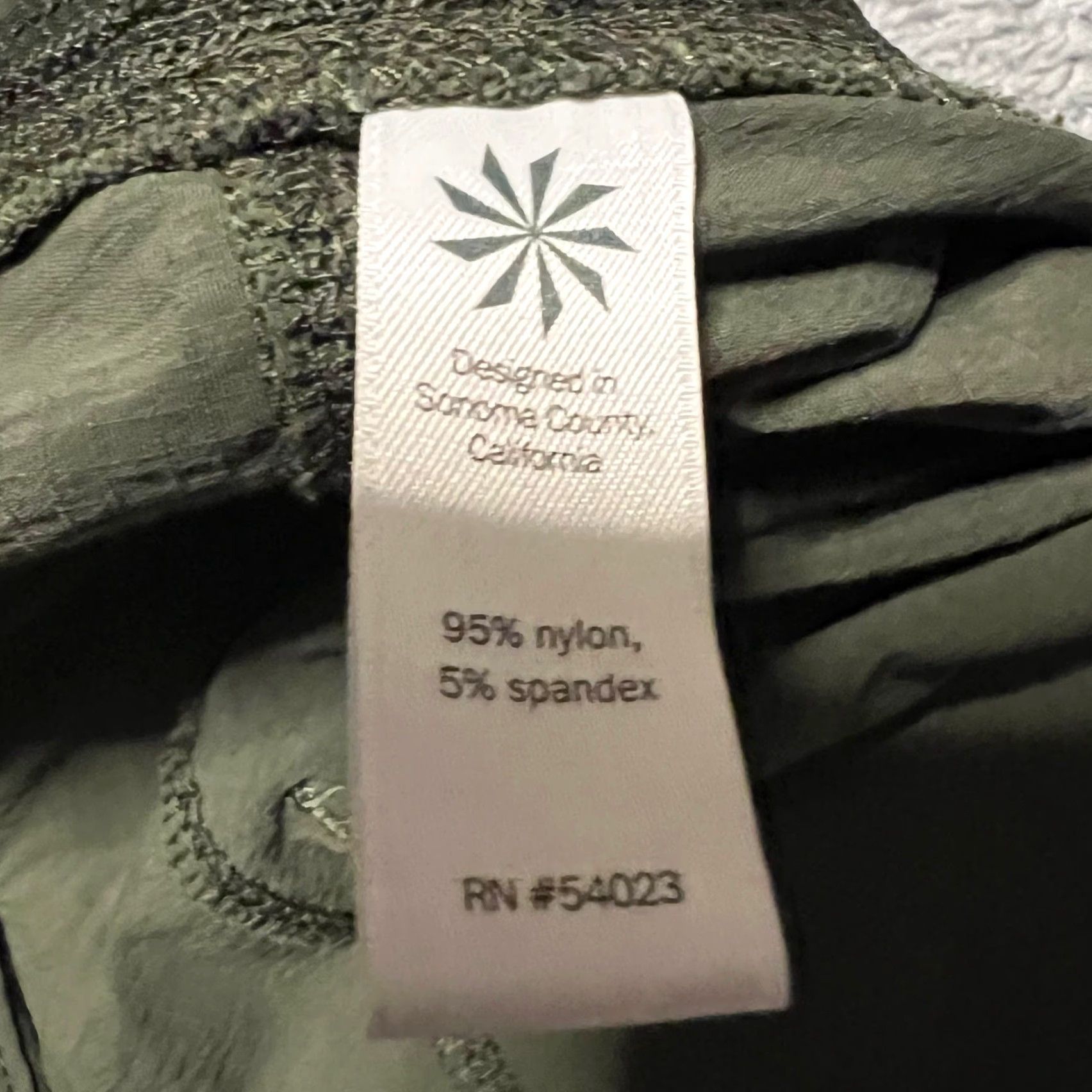 Athleta Athleta Shorts Womens 16 Trekkie Cargo Short Green 596369 Hiking Walking Casual Womens Regular Size 16 Green Athletic Cargo Short Size 38" / US 16 / IT 52 - 4 Thumbnail