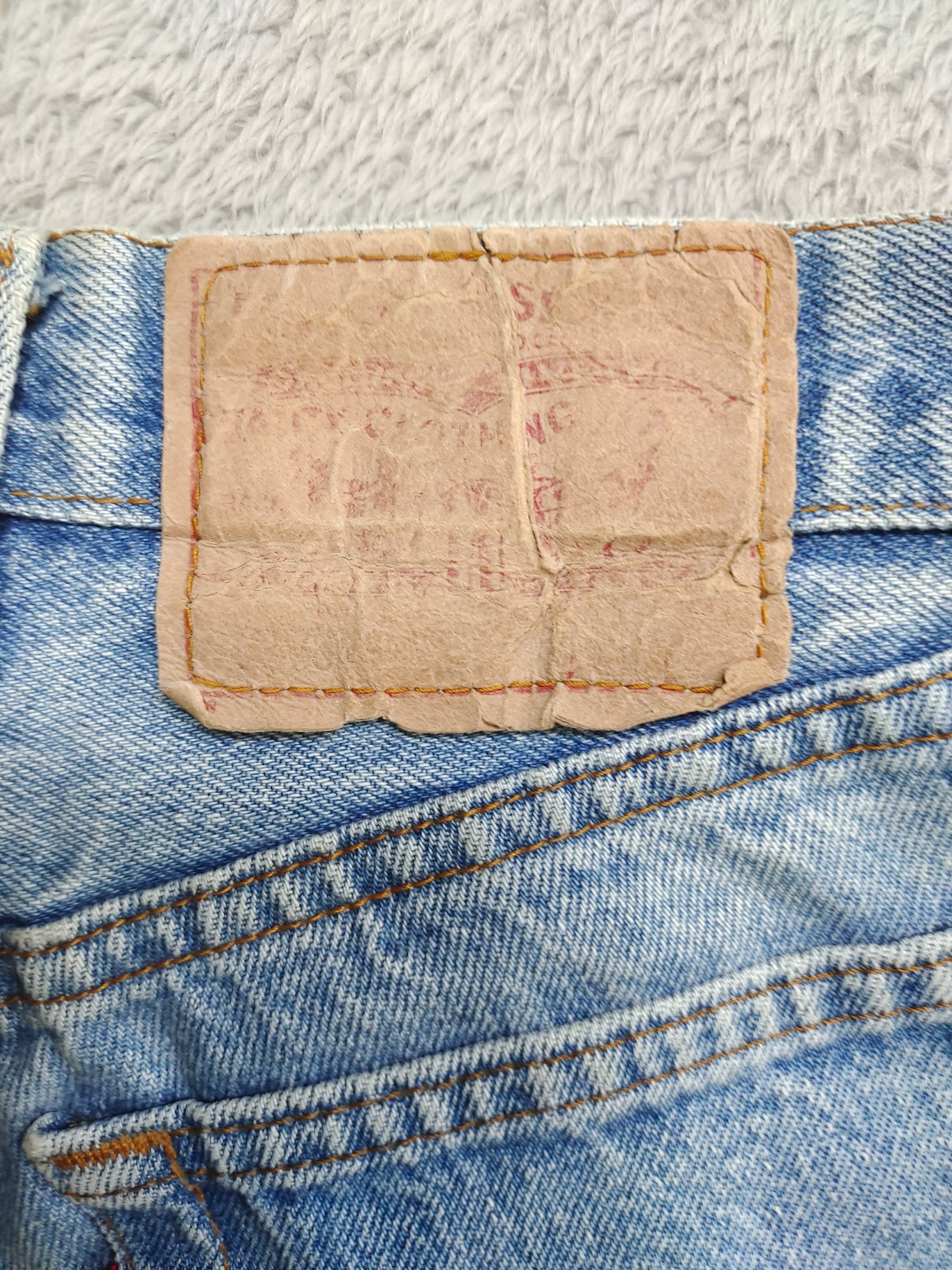 Levi's Vintage 1980 Levi’s 501 Pre-Shrunk Light Wash Denim Jeans Size US 26 / EU 42 - 15 Thumbnail