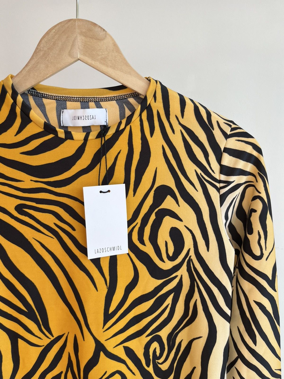 LAZOSCHMIDL Lazoschmidl AW19 runway tiger print long sleeve stretchy top Size US S / EU 44-46 / 1 - 3 Thumbnail