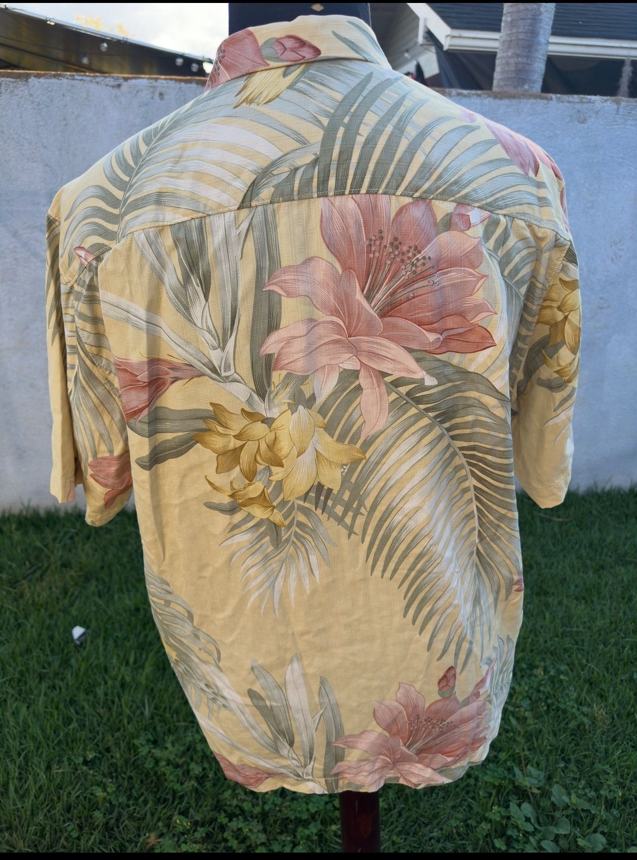 Tommy Bahama PreOwned Tommy Bahama Multicolored Hawaiian Print Men's M Size US M / EU 48-50 / 2 - 2 Thumbnail
