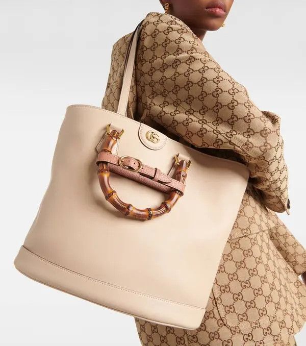 Gucci o1s1wg110225 Size: OS / Diana Medium Tote Bag in Light Beige Size ONE SIZE - 2 Thumbnail