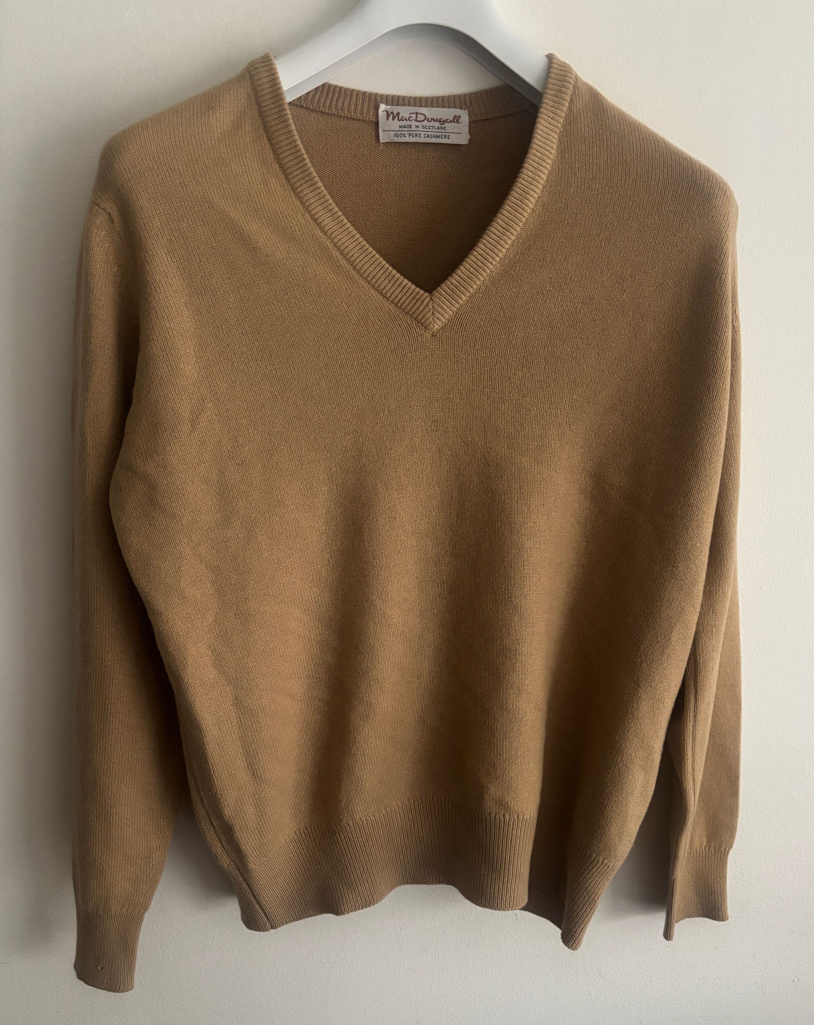 Pringle Of Scotland Vintage MacDougall Tan Beige Cashmere V-neck Sweater - M/L Size US M / EU 48-50 / 2 - 1 Thumbnail