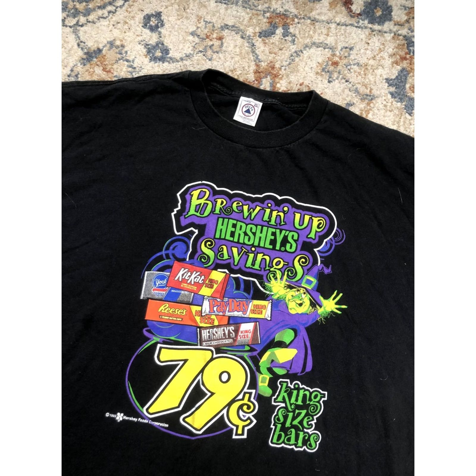 Delta VINTAGE Hershey Shirt Mens 2XL Black Brewin Up Savings Graphic Tee 1999 US Made Candy Halloween 90s Mens Shirt Size US XXL / EU 58 / 5 - 6 Thumbnail