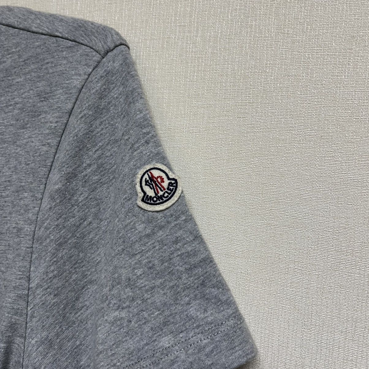Moncler Moncler T-shirt Size US S / EU 44-46 / 1 - 3 Thumbnail