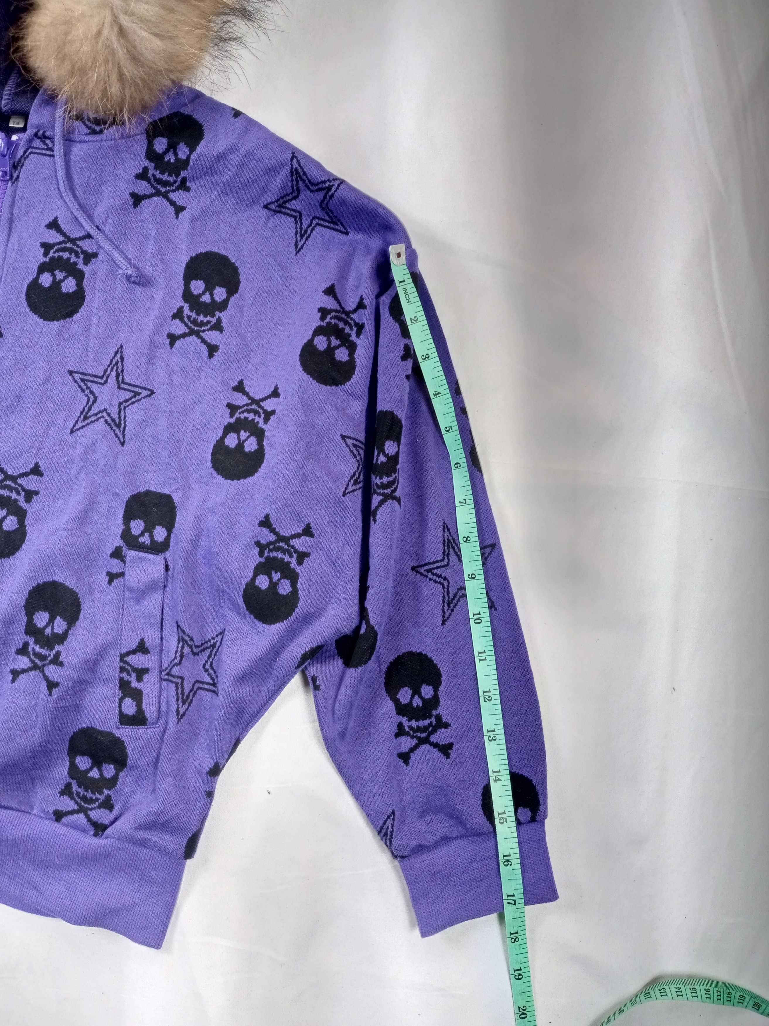 Japanese Brand 2000s Petit Berry Skull Print - Batwing Fur hoodie Size US M / EU 48-50 / 2 - 7 Thumbnail