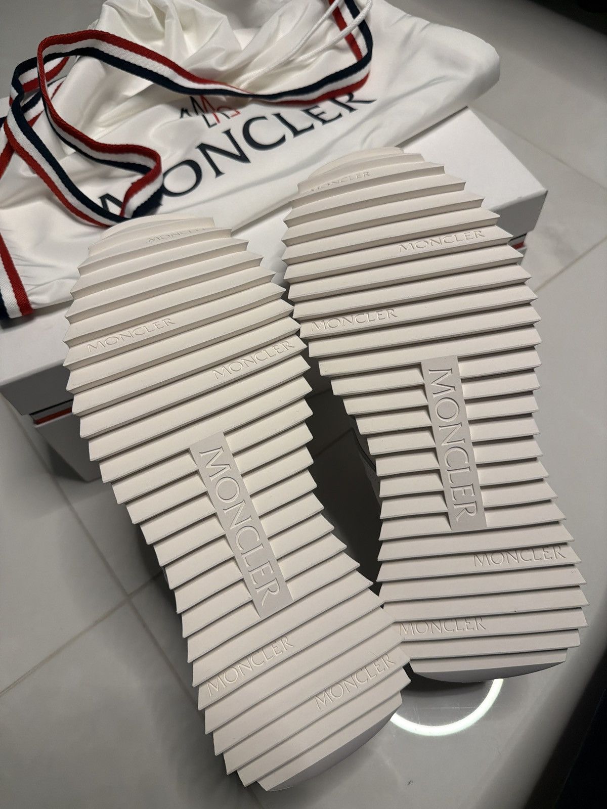 Moncler Moncler Pacey Low Top Sneaker - 43 (9) in white/grey NEW+BOX Size US 10 / EU 43 - 2 Thumbnail