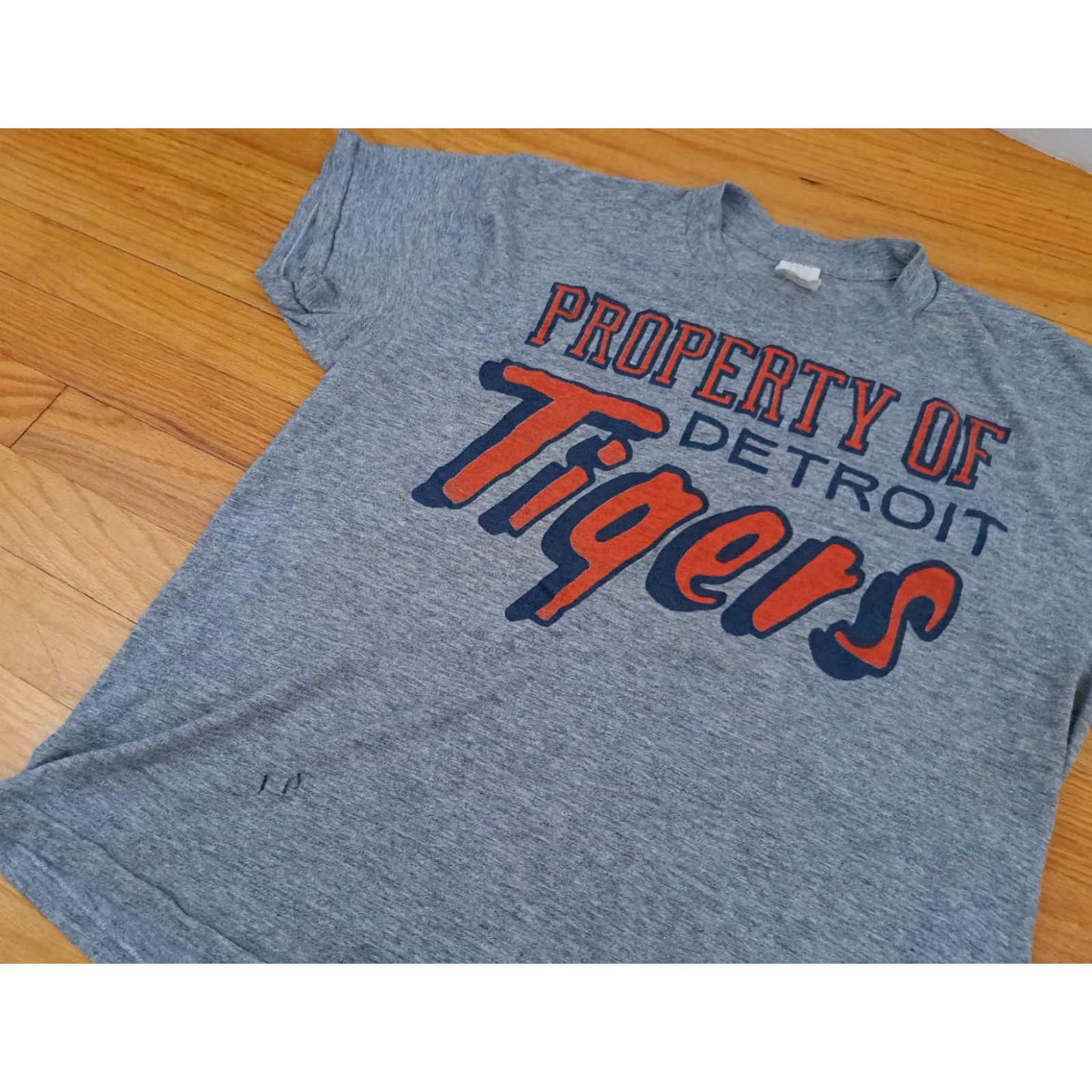 Vintage Detroit Tigers T-Shirt LG Men's Short Sleeve Gray USA 1980s Sportswear Single Stitch Size US L / EU 52-54 / 3 - 5 Thumbnail