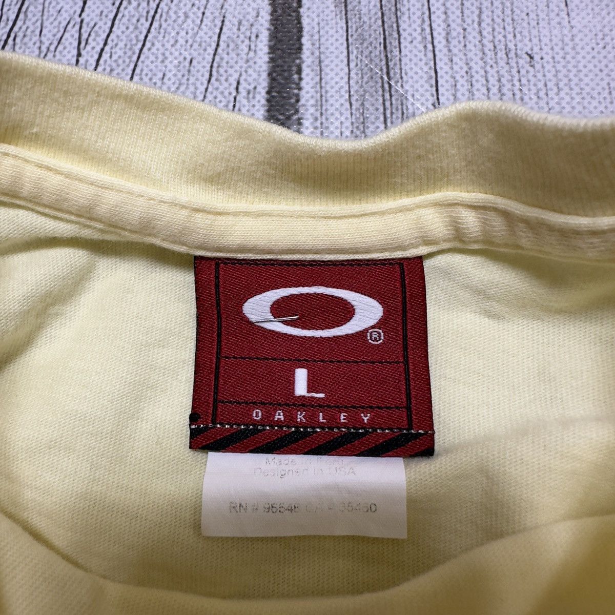 Oakley × Vintage Vintage Oakley tee Size L / US 10 / IT 46 - 4 Thumbnail