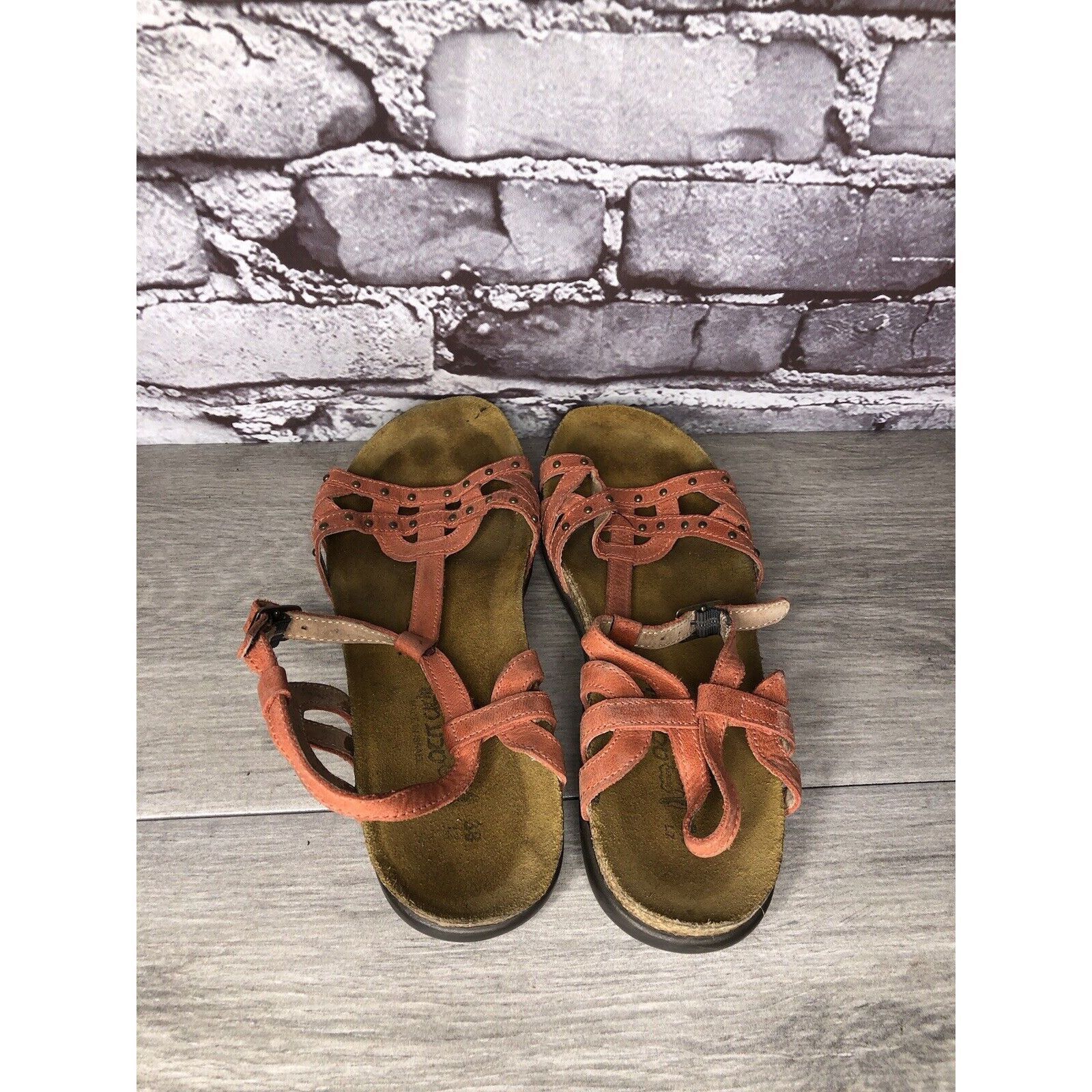 Other Naot Coral Pink Leather Stud Ankle Strap Casual Sandals Wome Size US 7.5 / IT 37.5 - 5 Thumbnail