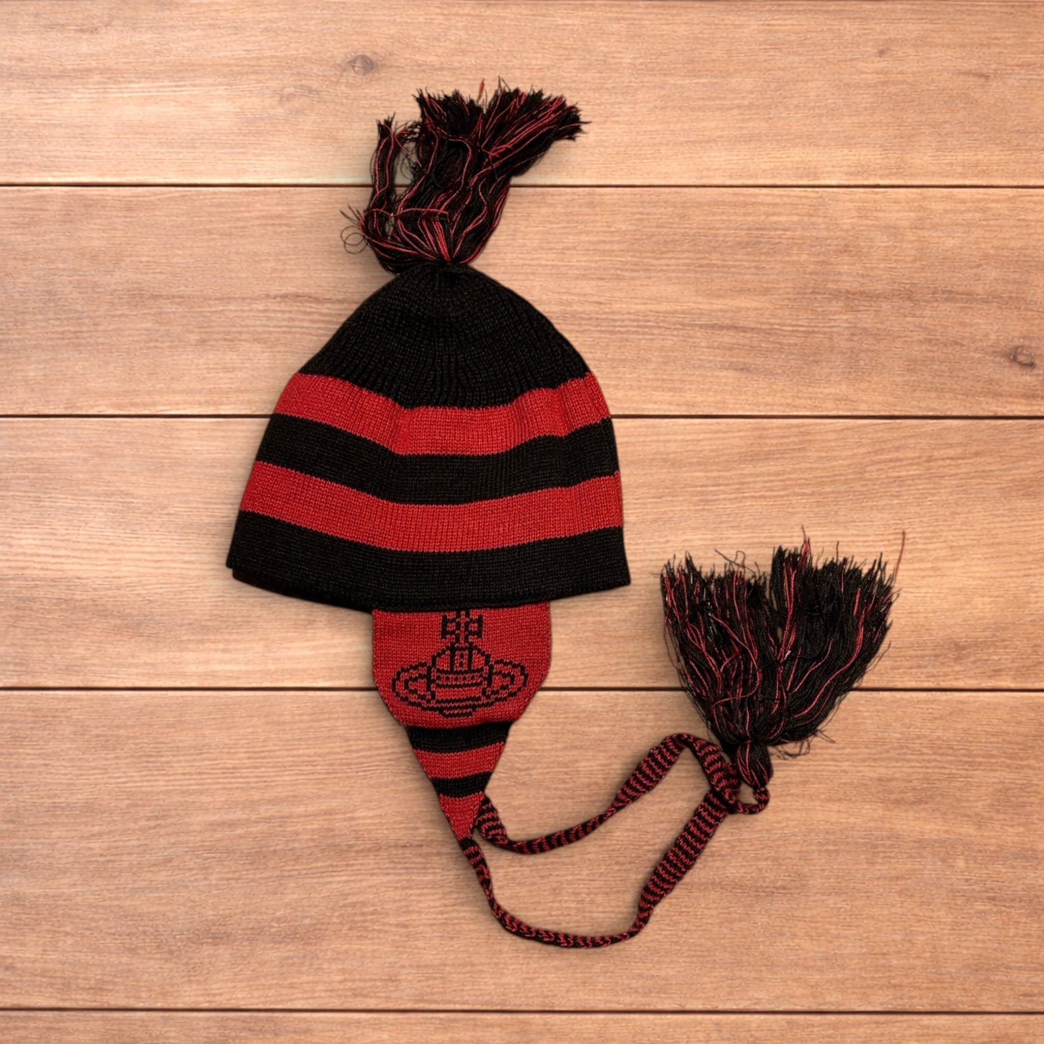 Japanese Brand Vintage style Dappy ear flap bobble hat in black/red. Size ONE SIZE - 1 Thumbnail