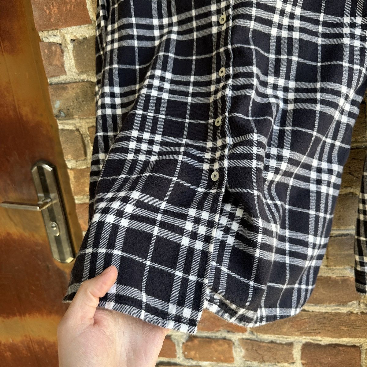 Burberry Vintage Burberry London Flannel Nova Check Shirt Button Up M Size M / US 6-8 / IT 42-44 - 8 Thumbnail