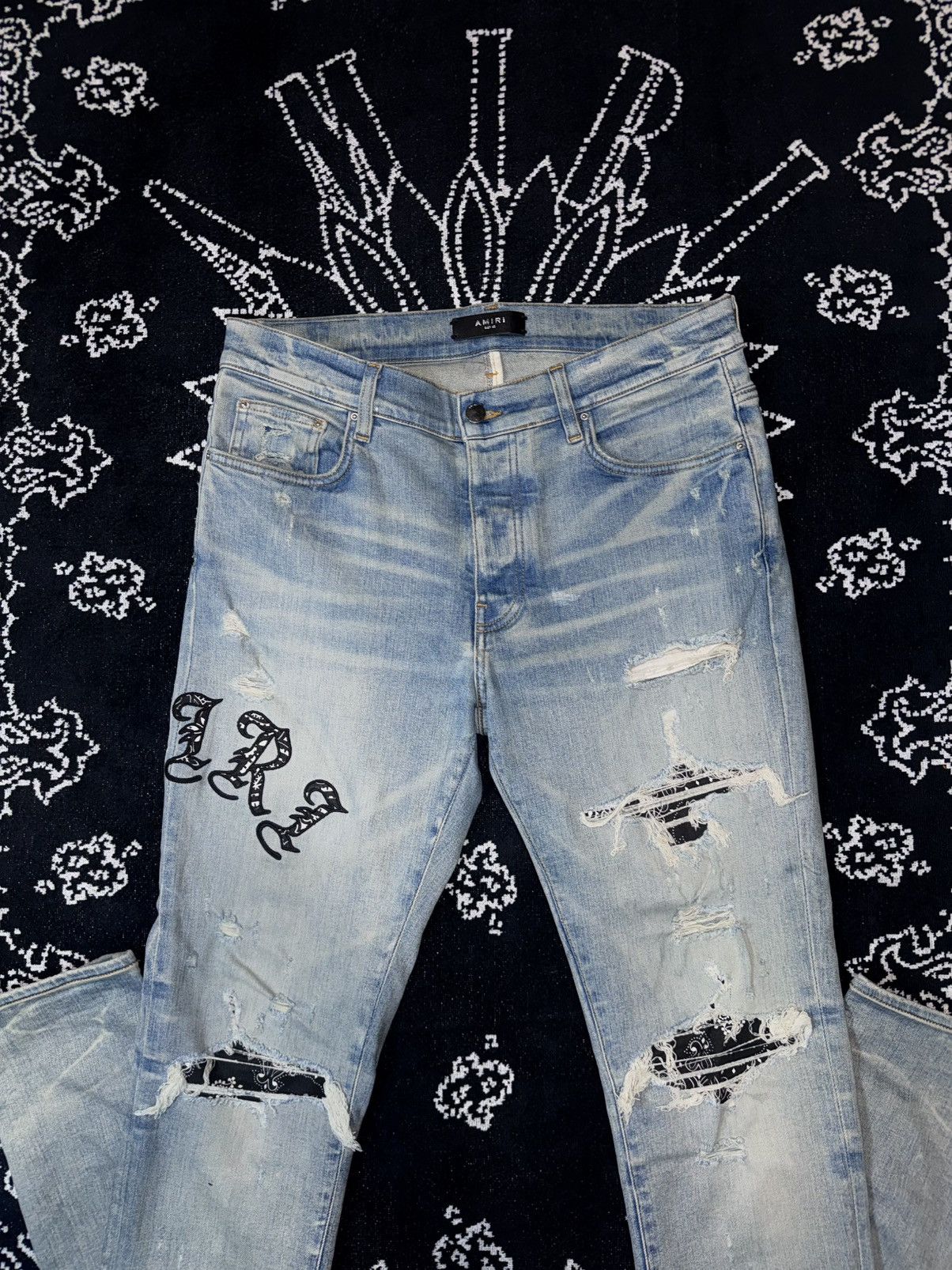 Amiri AMIRI BANDANA ENGLISH LOGO JEANS Size US 32 / EU 48 - 2 Thumbnail