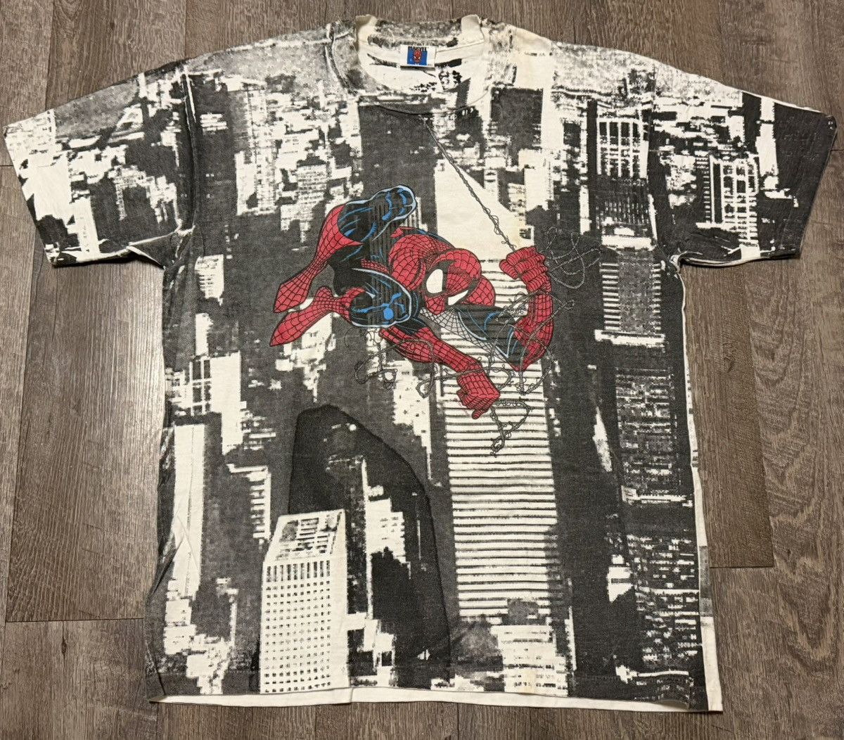 Marvel Comics Vintage Marvel Spiderman City AOP Shirt size XL 1991 Size US XL / EU 56 / 4 - 2 Thumbnail
