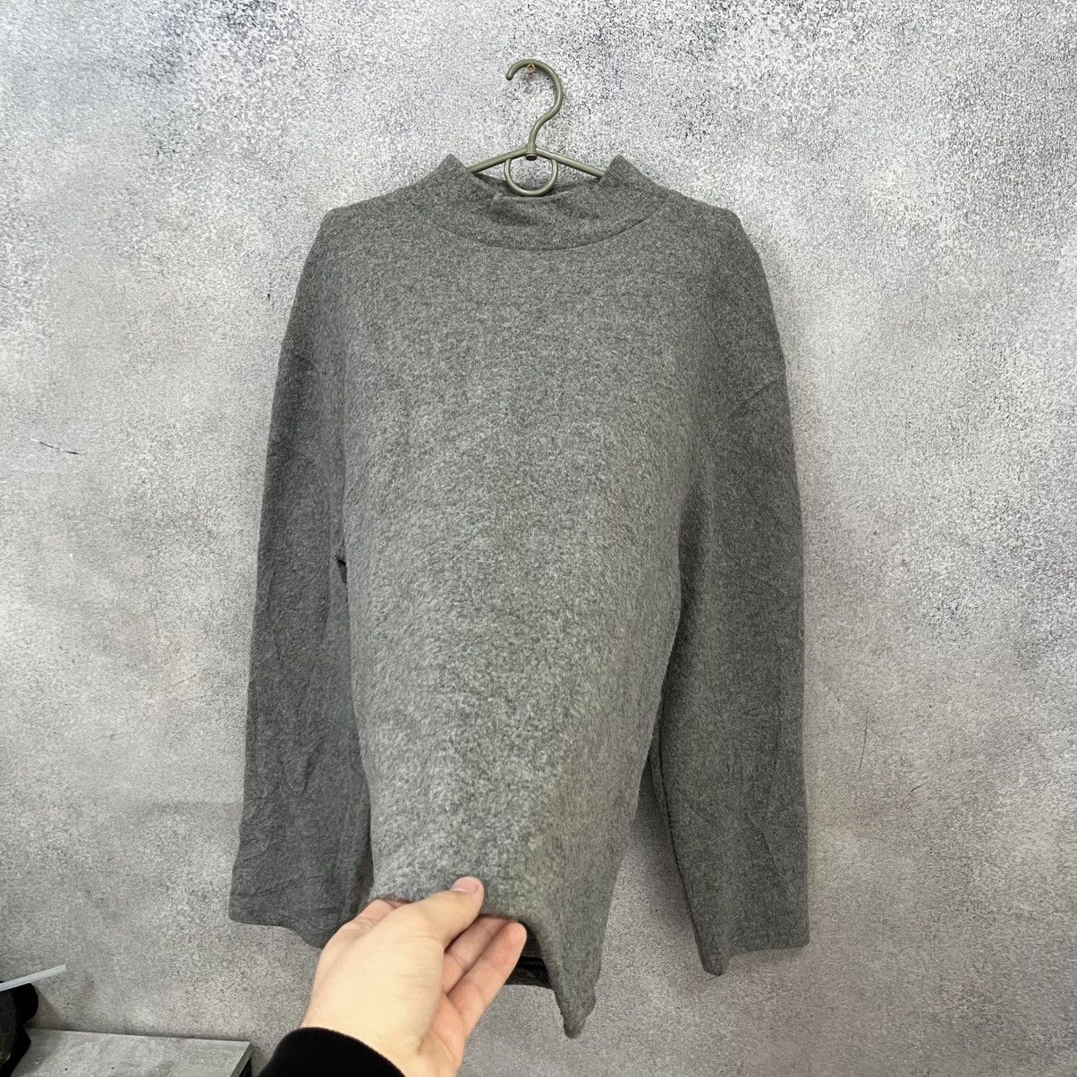 Yves Saint Laurent Yves Saint Laurent Crewneck Sweater Size S Size US S / EU 44-46 / 1 - 7 Thumbnail