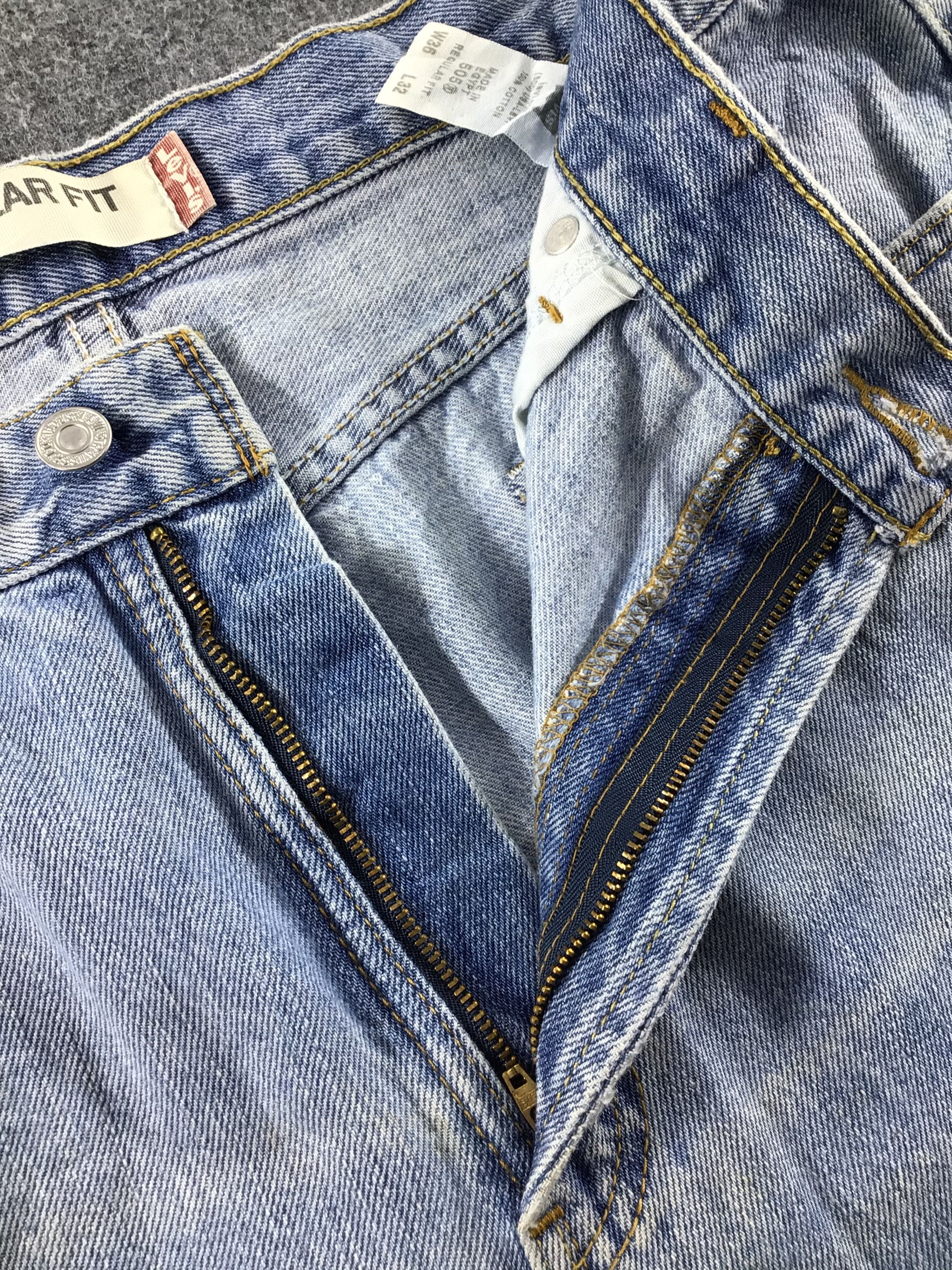 Levi's Vintage Levis 505 Jeans Faded Blue Denim -J587 Size US 35 - 7 Thumbnail