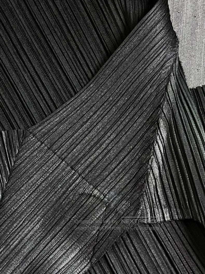 Issey Miyake Issey Miyake Black Pleated Long-sleeve Top Size M / US 6-8 / IT 42-44 - 7 Thumbnail