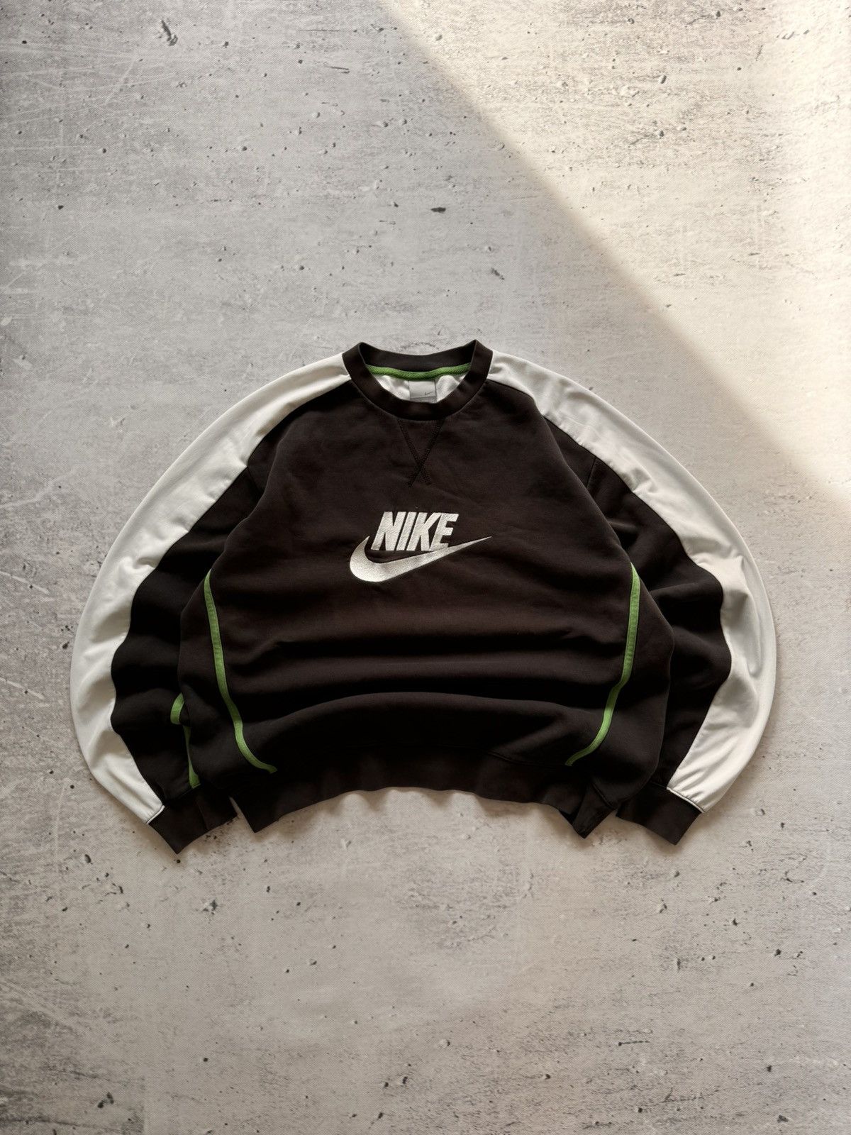 Nike × Vintage NIKE VINTAGE CENTER LOGO OVERSIZE BOXY SWEATSHIRT Size US L / EU 52-54 / 3 - 1 Thumbnail