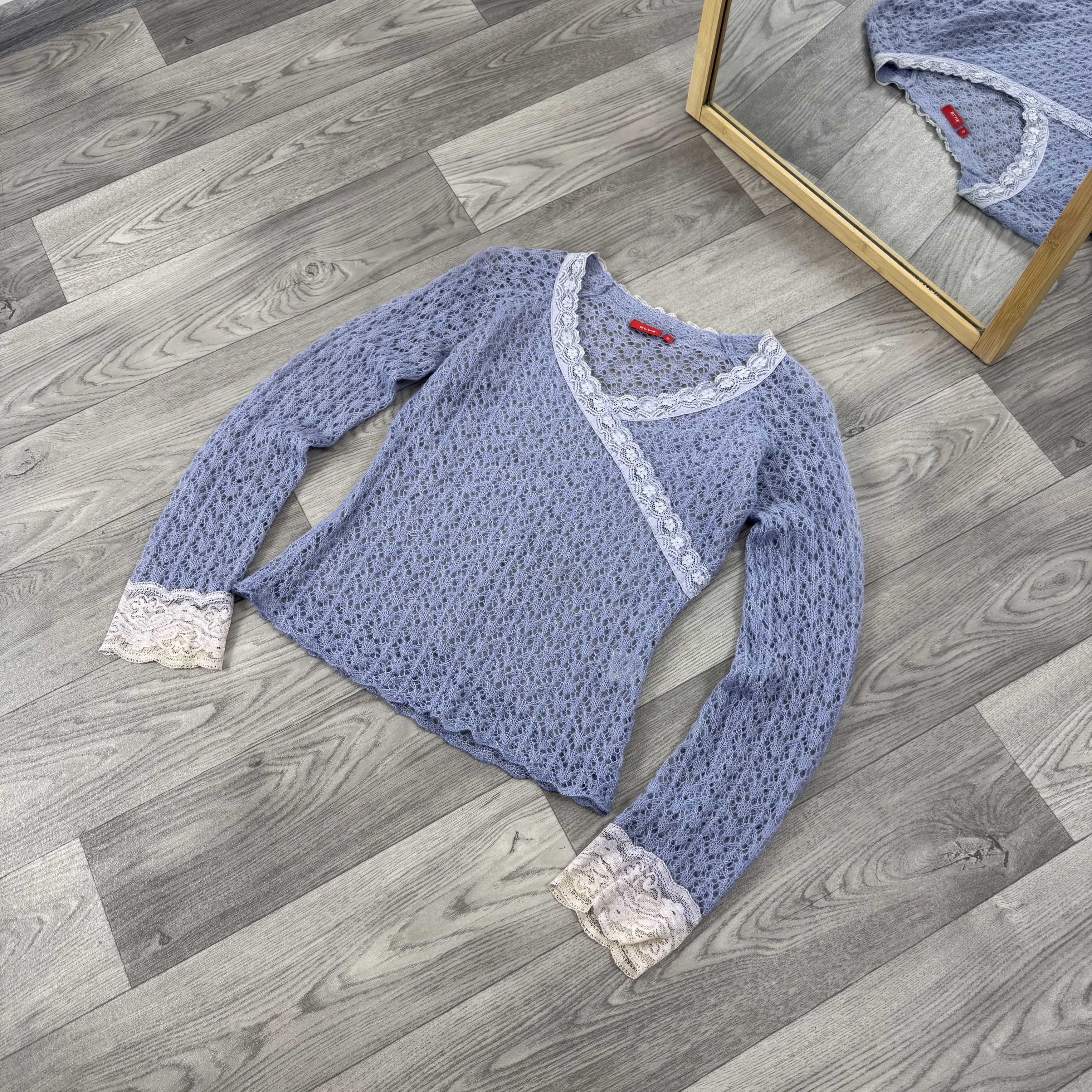 Vintage Vintage Mesh Net Lacework Blue Knit Blouse V-Neck Sweater Size S / US 4 / IT 40 - 2 Thumbnail