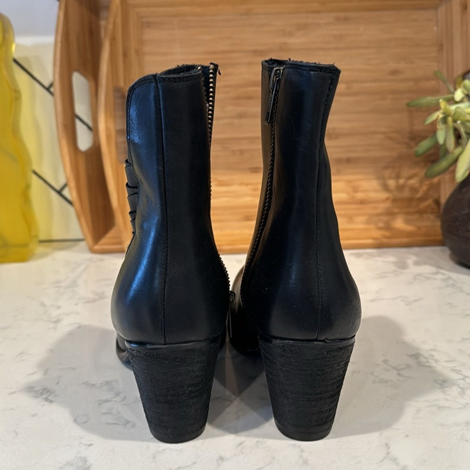 Other Hardy Luxurious Black Leather Ankle Boot Block Heel size 9 Size US 9 / IT 39 - 2 Thumbnail
