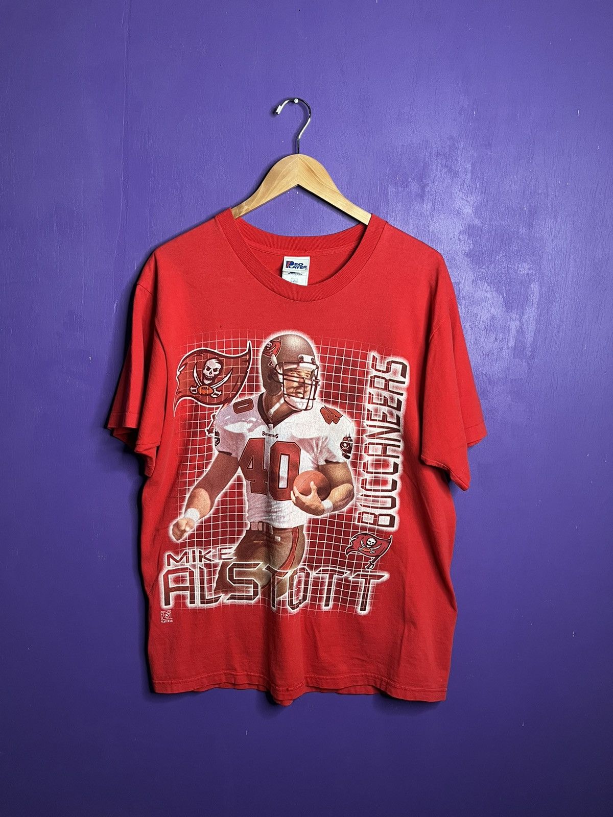 NFL × Pro Player × Vintage Vintage 90s Pro player Buccaneers Mike Alstott t-shirt Size US L / EU 52-54 / 3 - 1 Thumbnail