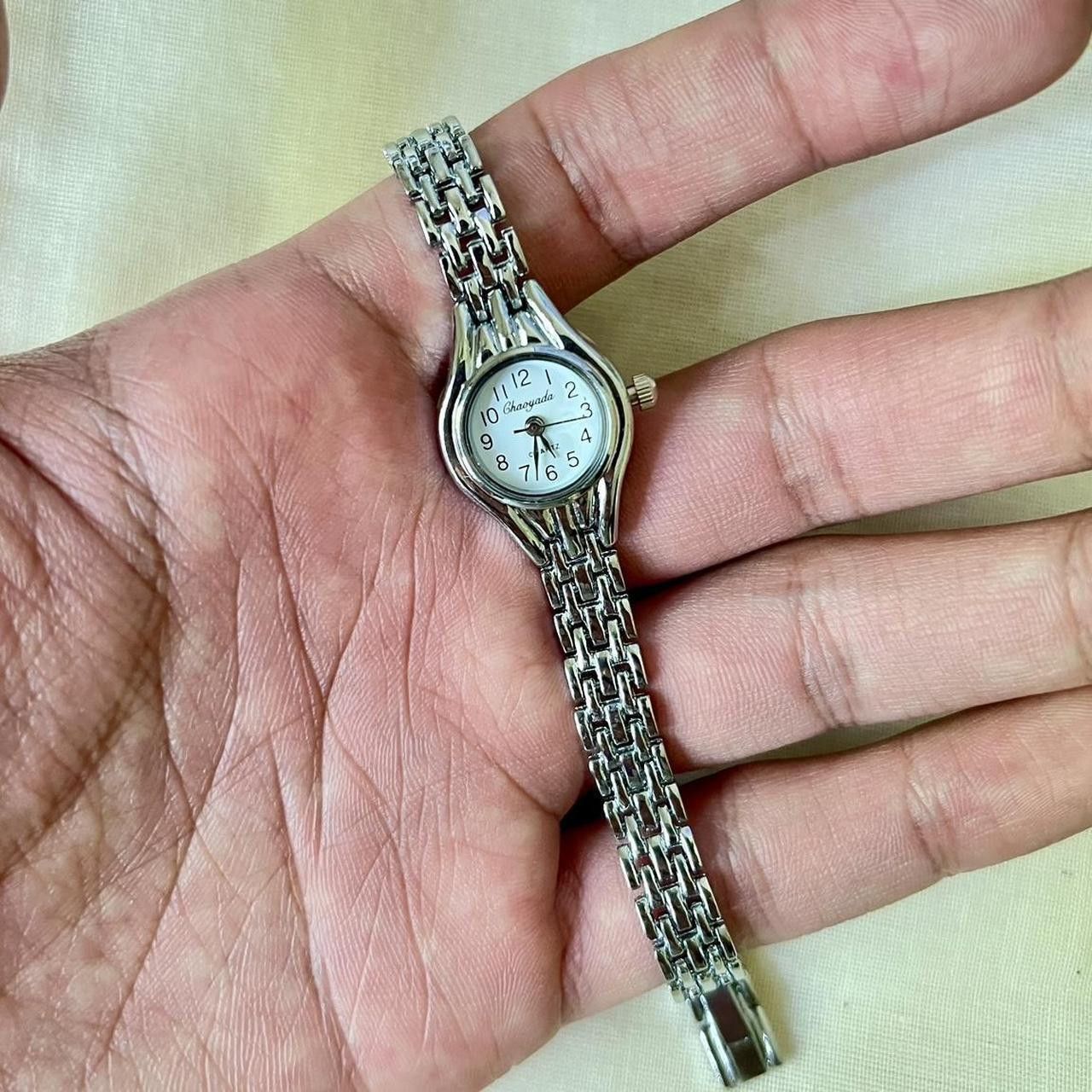 Vintage silver slim classy round stainless steel quartz watch Size ONE SIZE - 6 Thumbnail