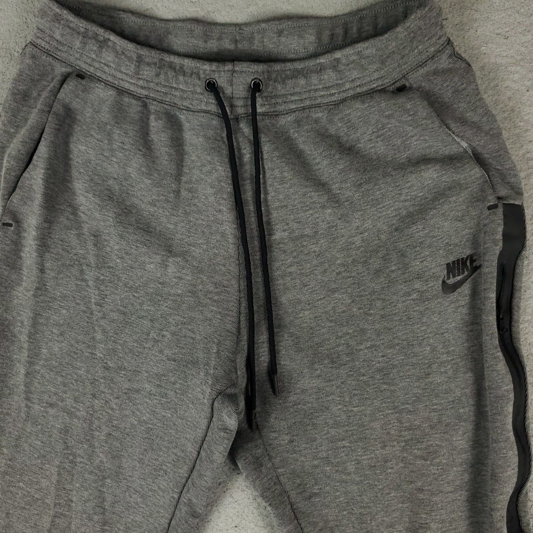 Nike Nike Pants Mens Medium Gray Swoosh Jogger Sweatpants - Regular Tapered Fit, Pockets, Activewear, Casual, Sports, Outdoor, Athletic Size US 31 - 2 Thumbnail