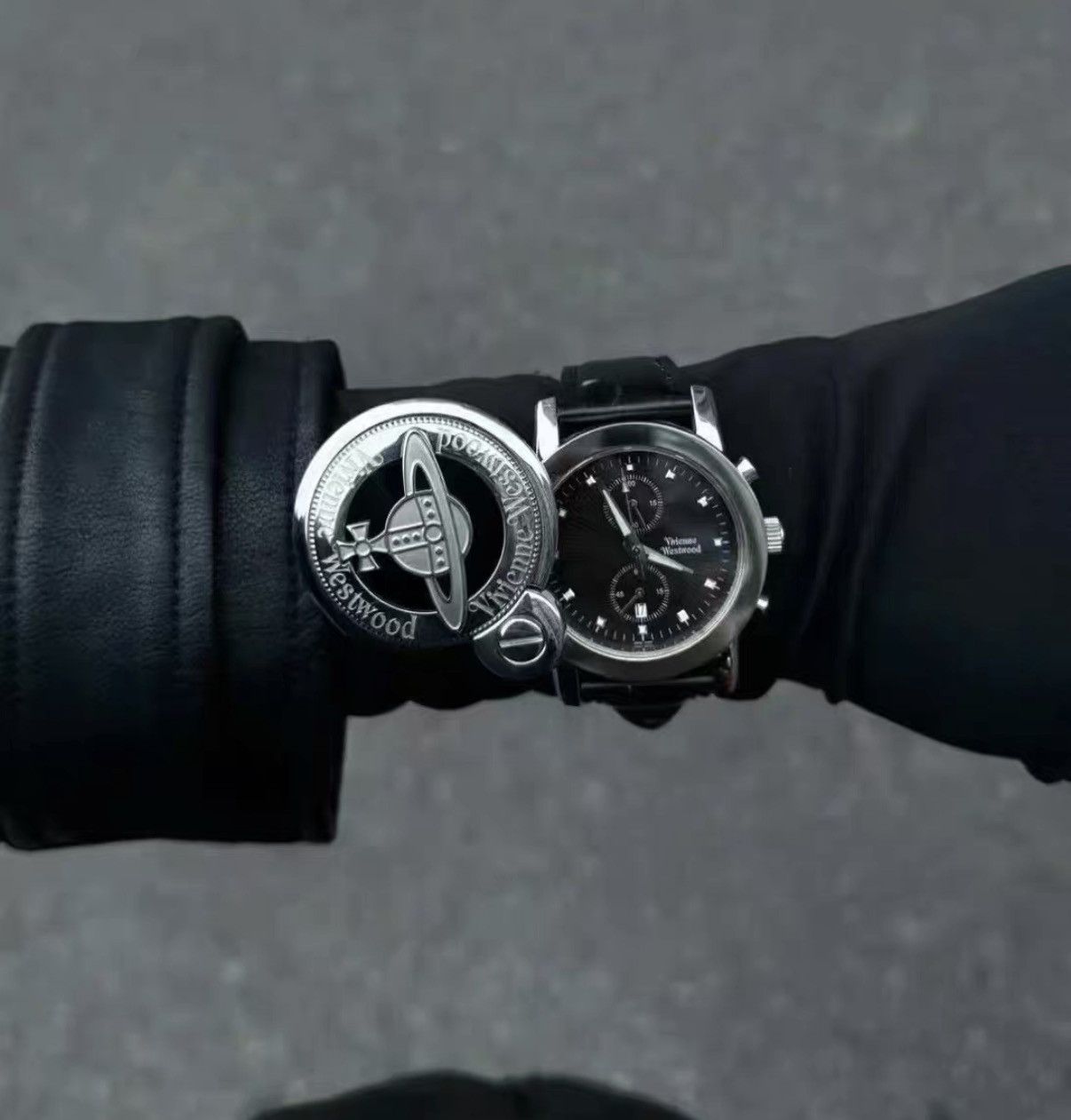 Vivienne Westwood Vivienne Westwood Sliding Saturn Black & Silver Watch J29 Size ONE SIZE - 7 Thumbnail