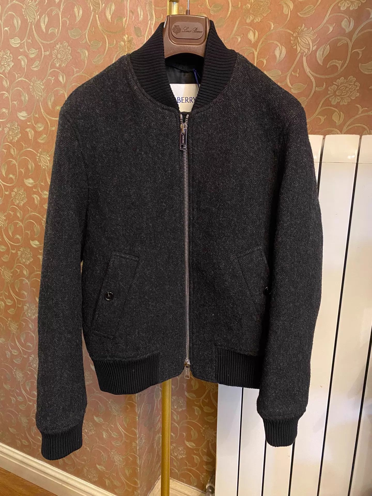 Burberry Burberry Heavy Wool Classic Bomber Jacket 8111753 Size US M / EU 48-50 / 2 - 1 Thumbnail
