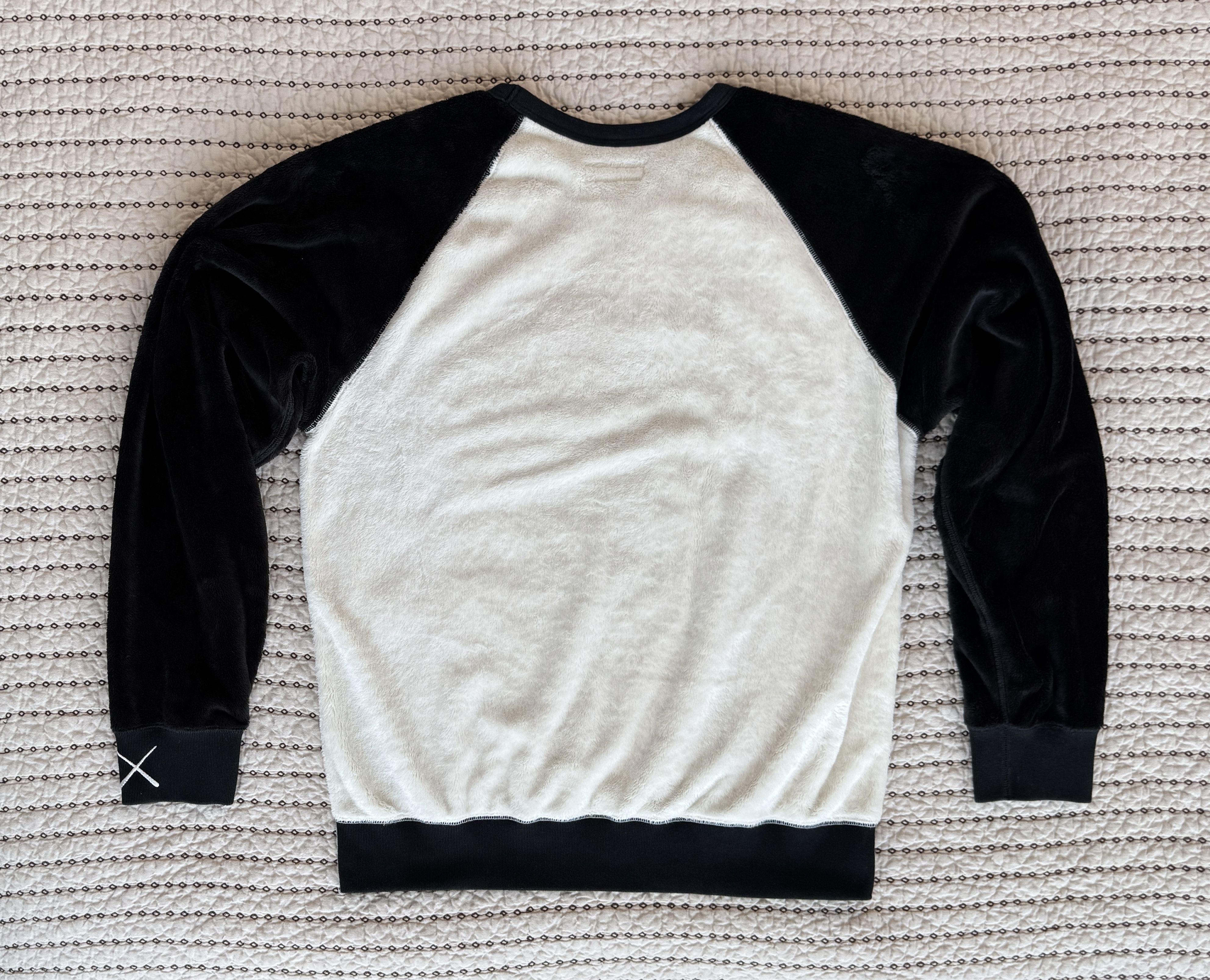 Kaws KAWS ORIGINAL FAKE PANDA FAUX FUR RAGLAN SWEATSHIRT SZ 4 Size US XL / EU 56 / 4 - 2 Thumbnail