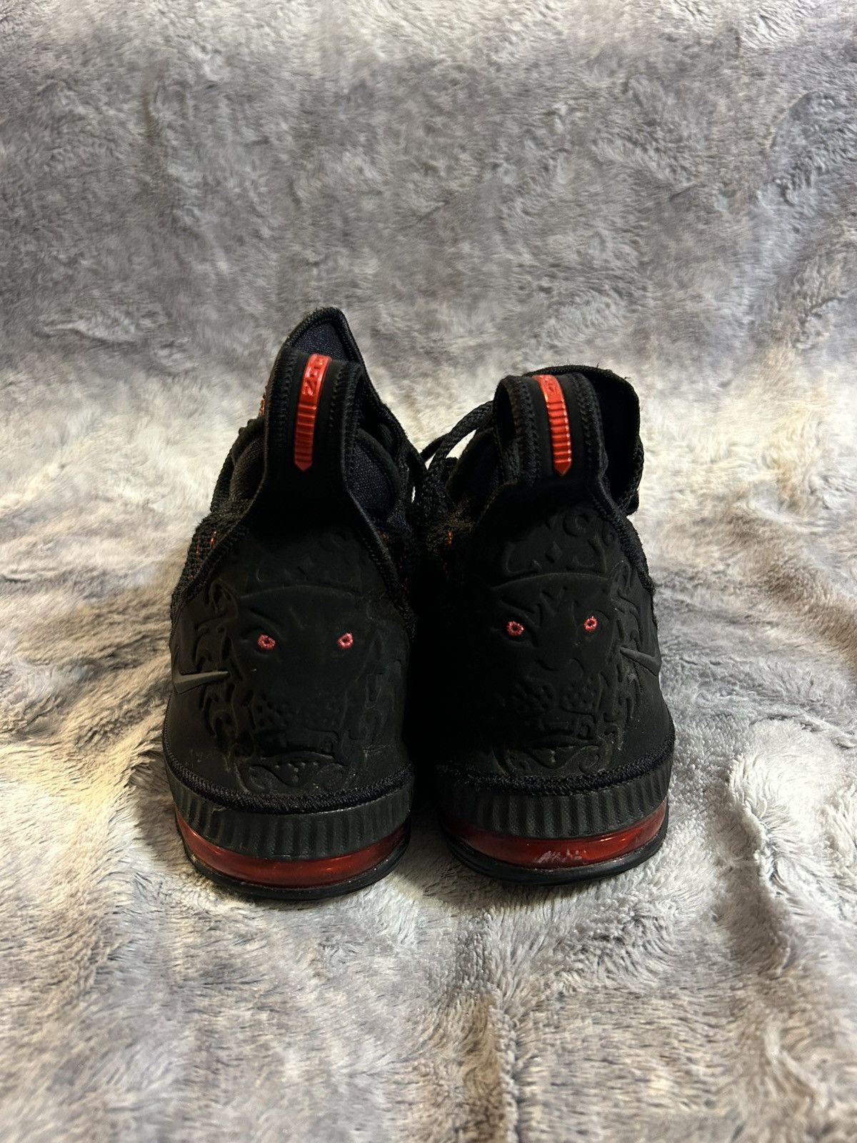 Nike Nike LeBron 16 GS Fresh Bred Size 6.5y Size US 6.5 / EU 39-40 - 4 Thumbnail
