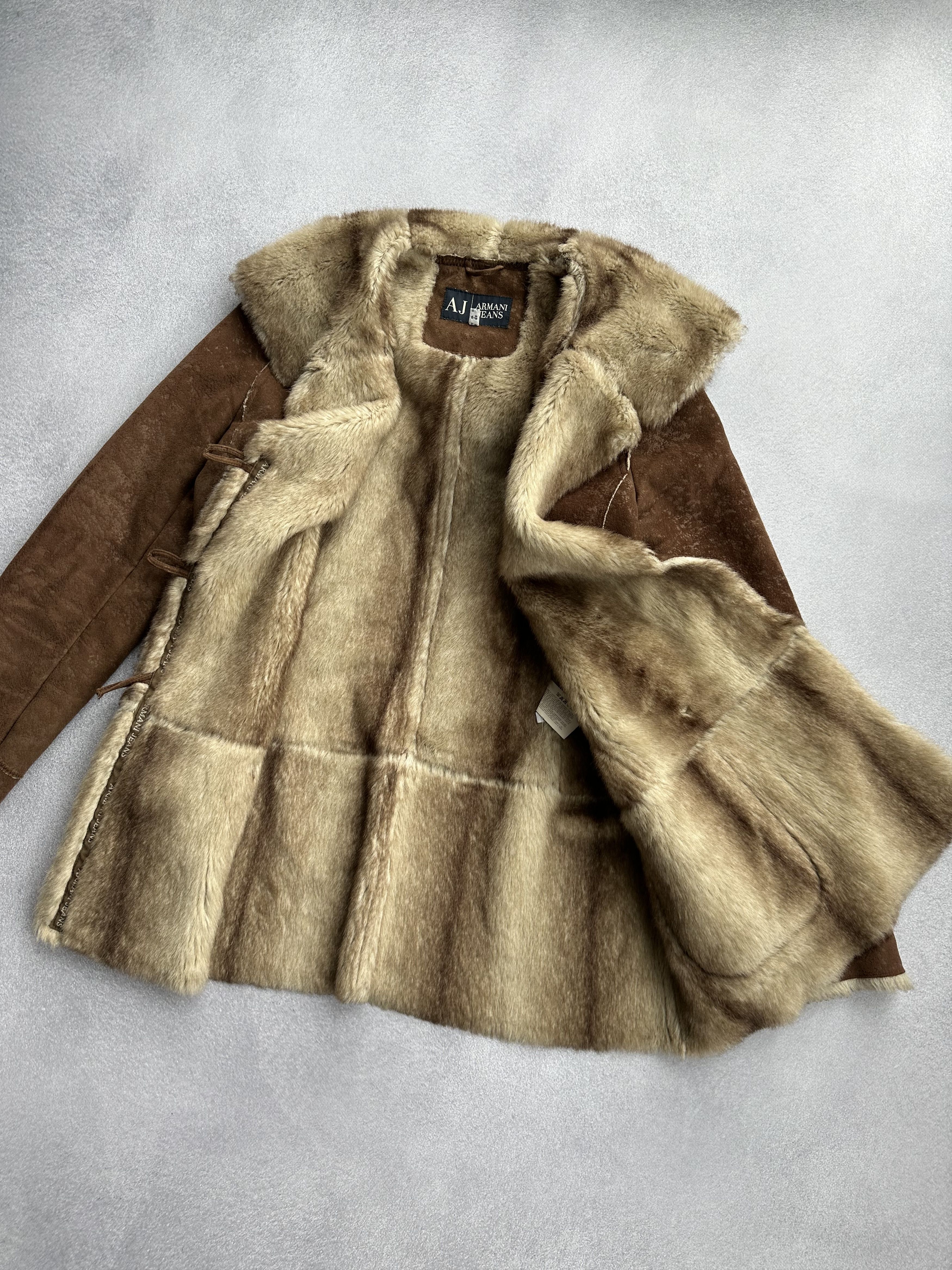 Armani × Japanese Brand × Vintage Vintage Armani Jeans Sheepskin Fur Woman Jacket Size M / US 6-8 / IT 42-44 - 8 Thumbnail