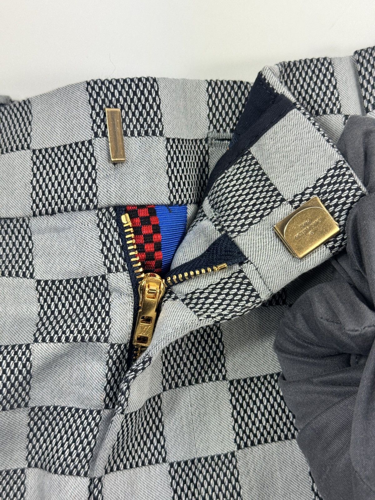 Louis Vuitton 37th AMERICA’S CUP SHORTS Size US 34 / EU 50 - 3 Thumbnail