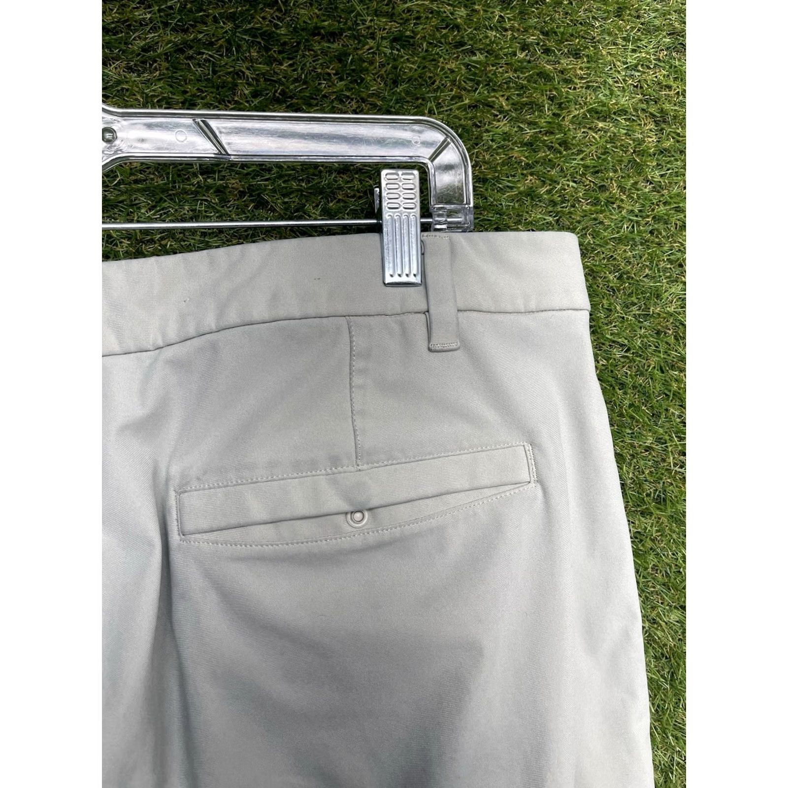 Lululemon Lululemon Commission Pant Slim Warpstreme Mens 36 Khaki Tan Chino Straight 5-Pocket Logo Size US 36 / EU 52 - 7 Thumbnail