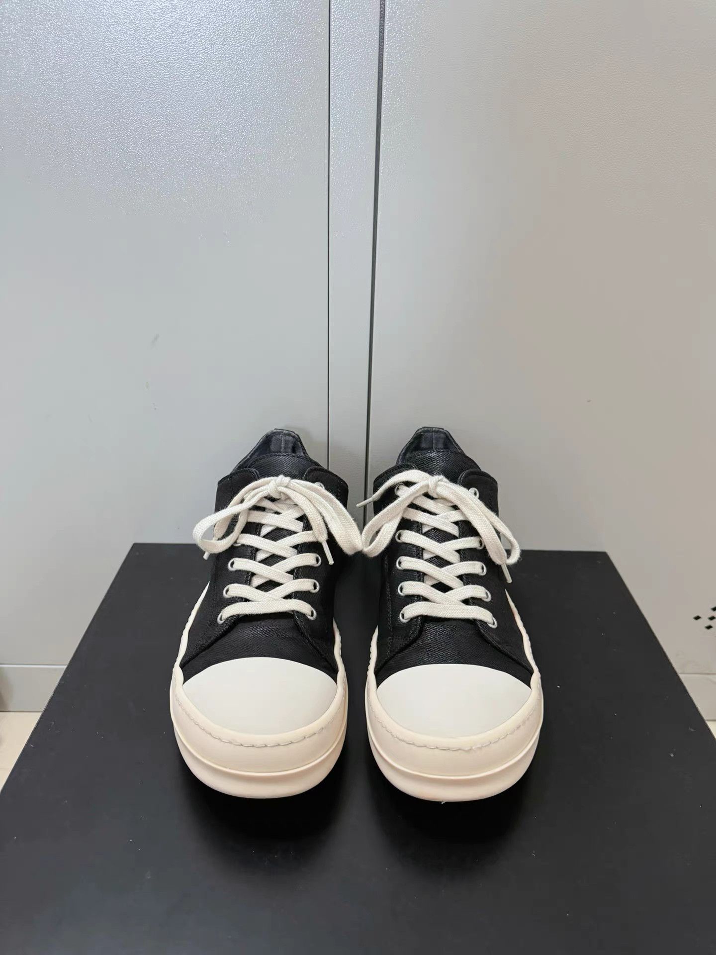 Rick Owens Drkshdw Rick Owens Drkshdw waxed canvas Converse high-top sneakers Size US 6 / EU 39 - 2 Thumbnail