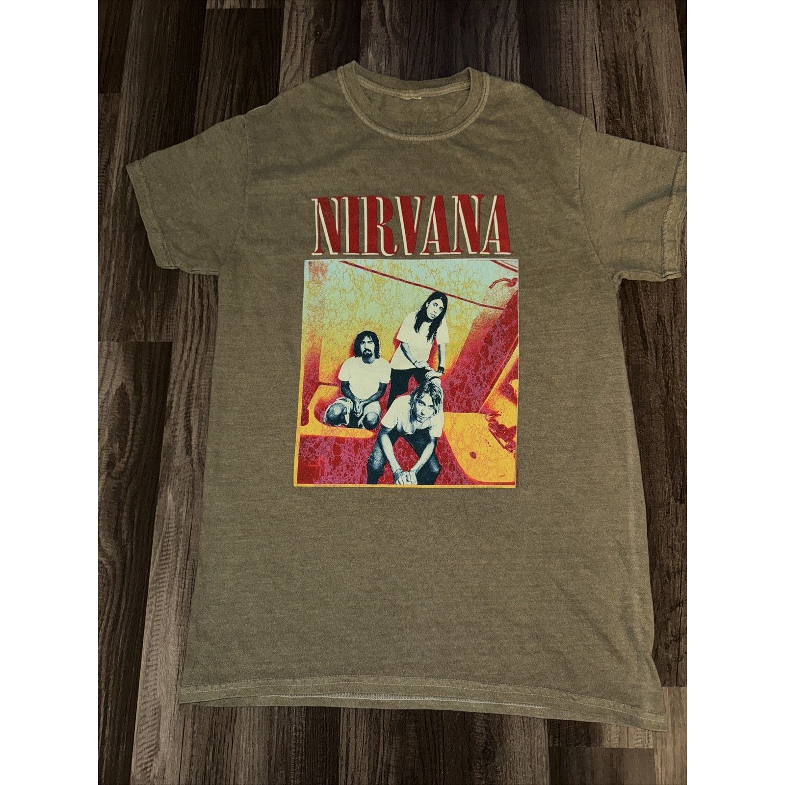 Nirvana Nirvana Photograph T-Shirt Olive Green Khaki S 17x27 Cut Tag Size US S / EU 44-46 / 1 - 1 Thumbnail