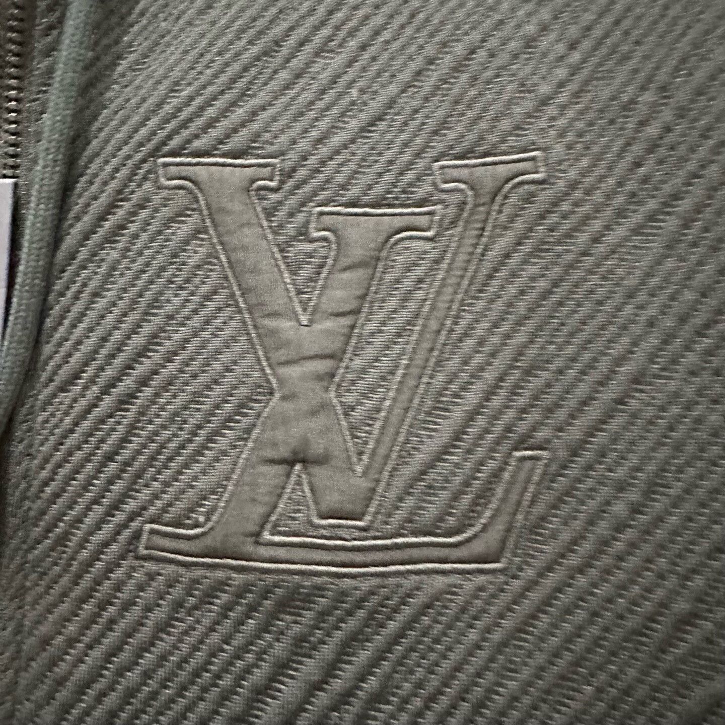 Louis Vuitton louis vuitton black logo zip hoodie jacket Size US M / EU 48-50 / 2 - 5 Thumbnail