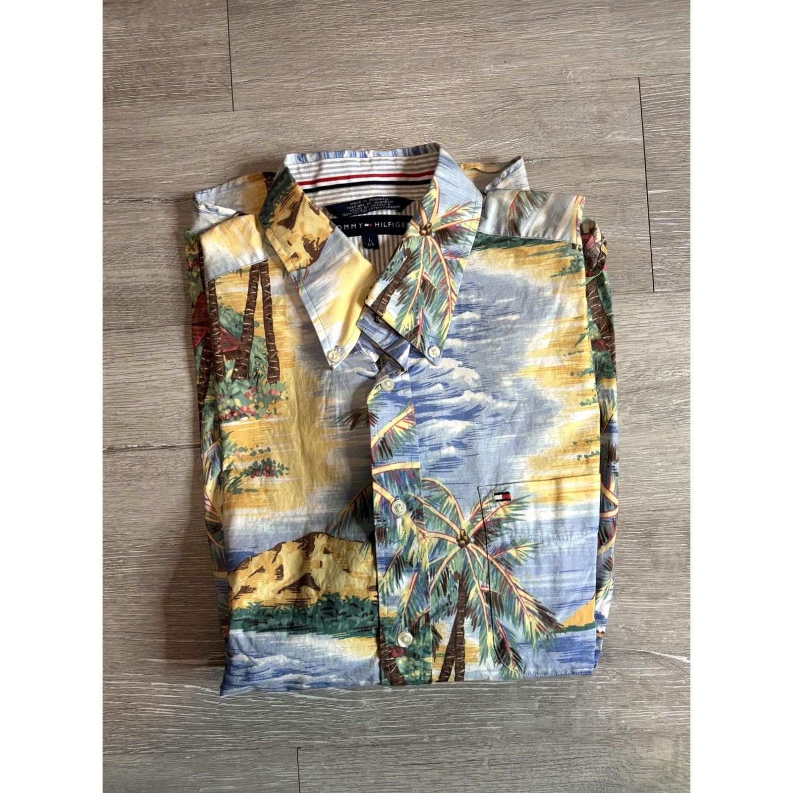 Tommy Hilfiger Tommy Hilfiger Shirt Mens L Multicolor Hawaiian Beach Print Button Front Tourists Beachwear Casual Summer Size US L / EU 52-54 / 3 - 2 Thumbnail