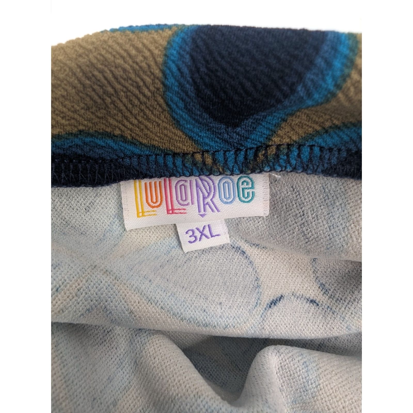 Vintage VINTAGE/NWT LuLaRoe Cassie Pull-On Midi Skirt Geometrical Print 3XL Green Knit Polyester Spandex Women Skirt Midi Plus Size Country Vietnam Size 40" / US 18 - 6 Thumbnail
