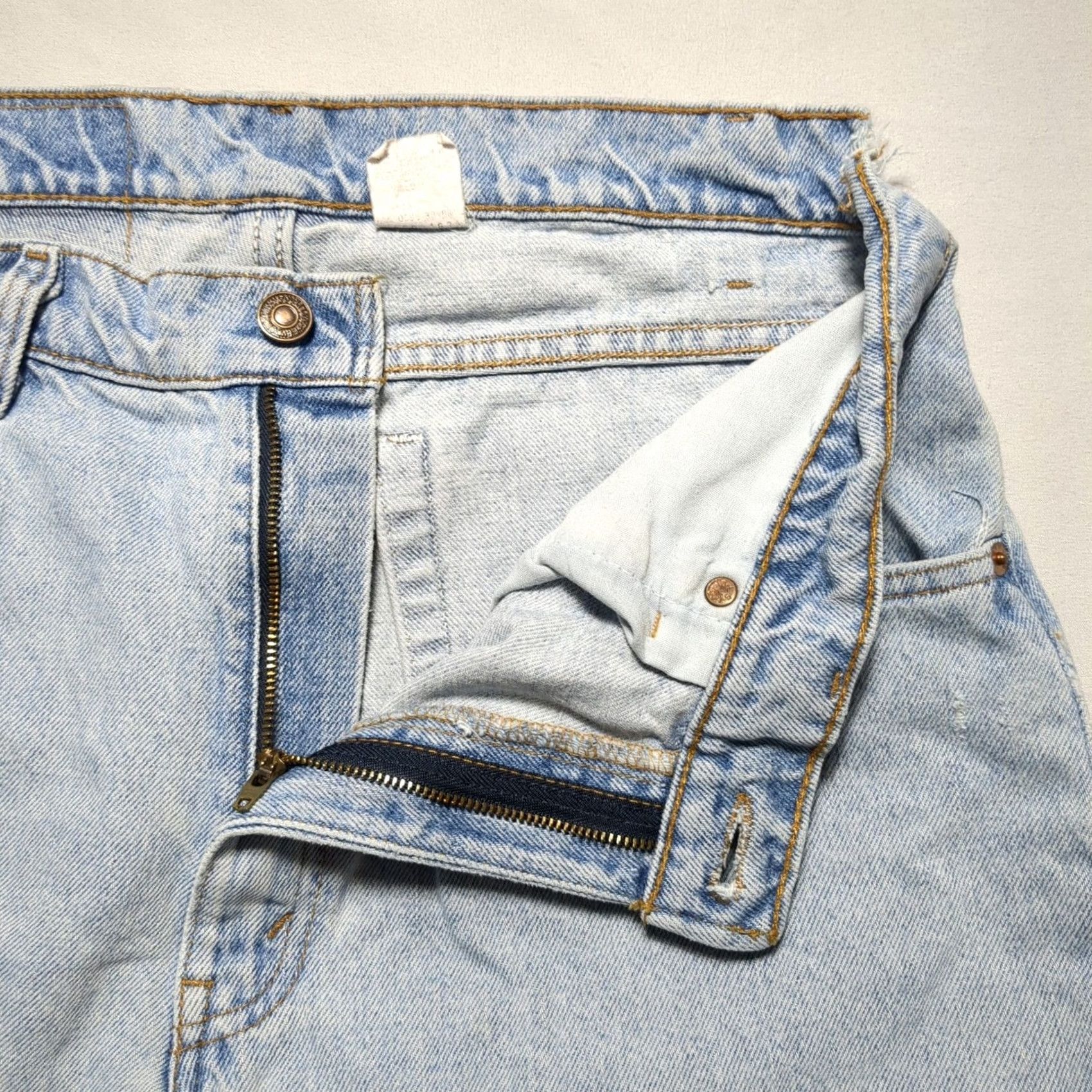 Levi's VTG Levi's 560 Loose Fit Tapered Leg Jeans Light Wash 34x32 Made in USA 90s Men Jeans Size US 34 / EU 50 - 5 Thumbnail