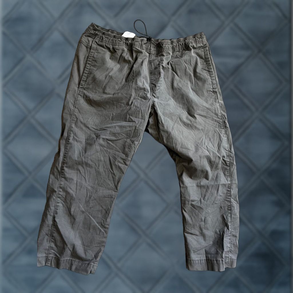 Levi's Levi's Jogger Pants Men XL Gray Elastic Drawstring Adjustable Waist Signature Levis Gorpcore Slack Pocket Slim Tapered 29in Inseam Regular Rise Mid Size US 36 / EU 52 - 1 Thumbnail