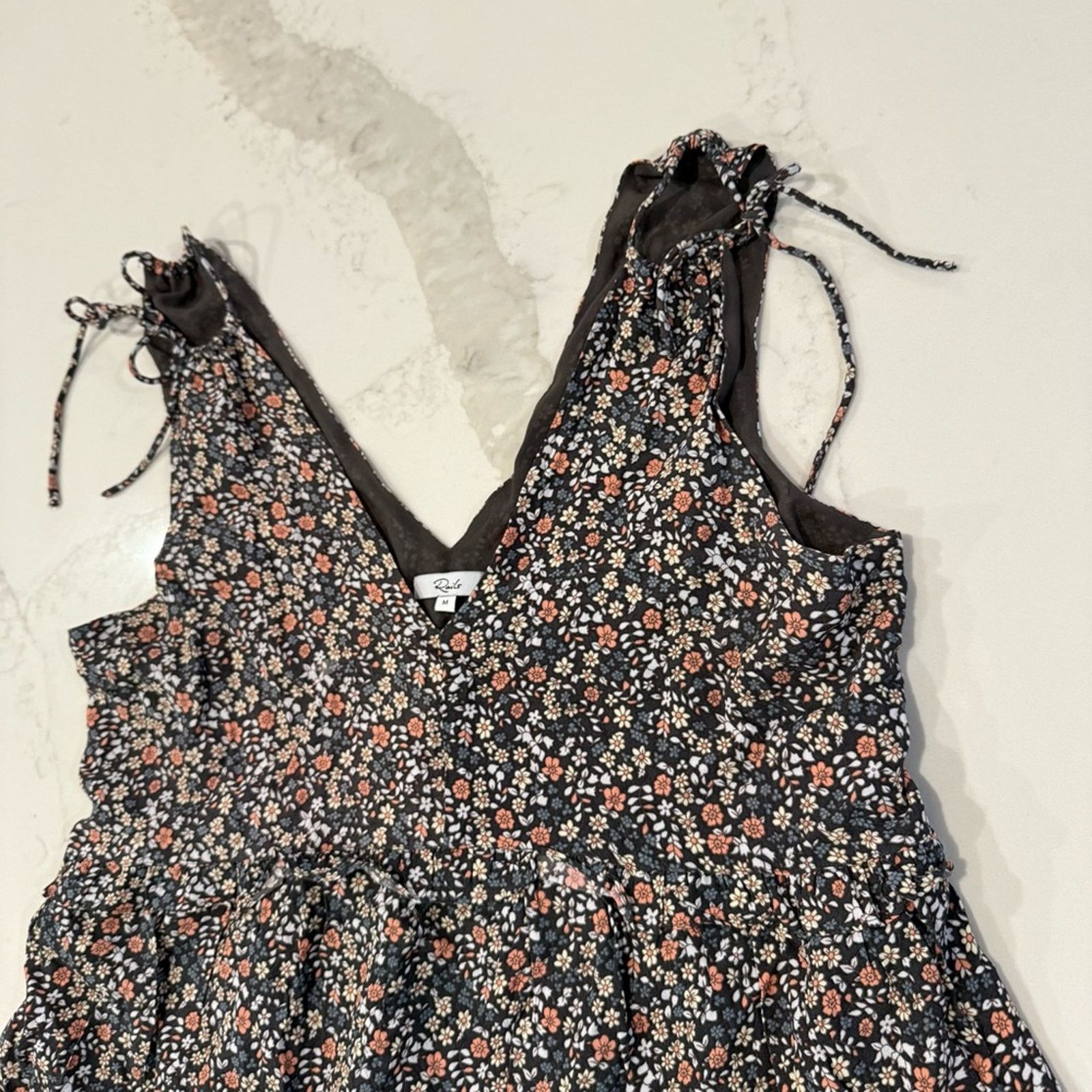 Rails Rails Janelle Floral VNeck Tiered Mini Dress Womens Medium Size M / US 6-8 / IT 42-44 - 10 Thumbnail